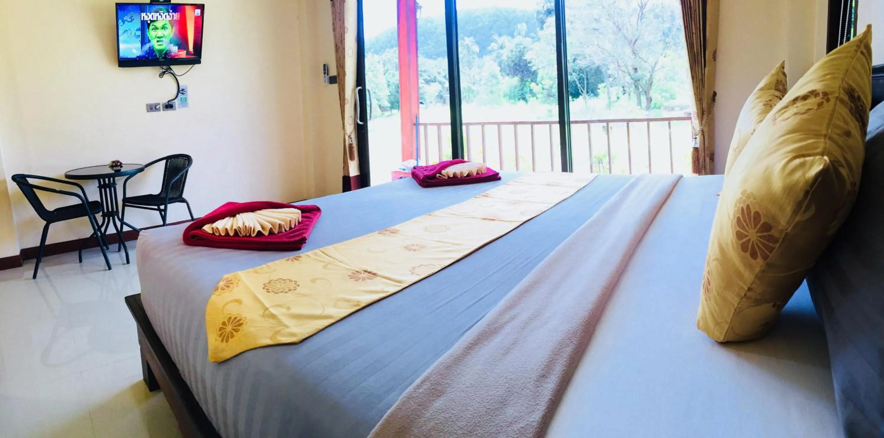 Bed in Toongyoong Longbeach Resort SHA Plus