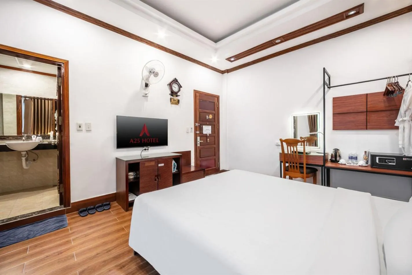 Bedroom, Bed in A25 Hotel - 44 Hàng Bún