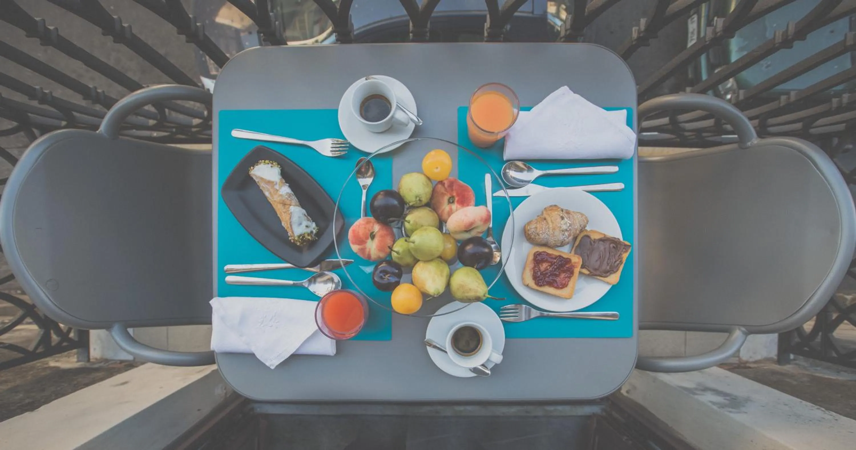 Communal kitchen in Palazzo Speciale B&B