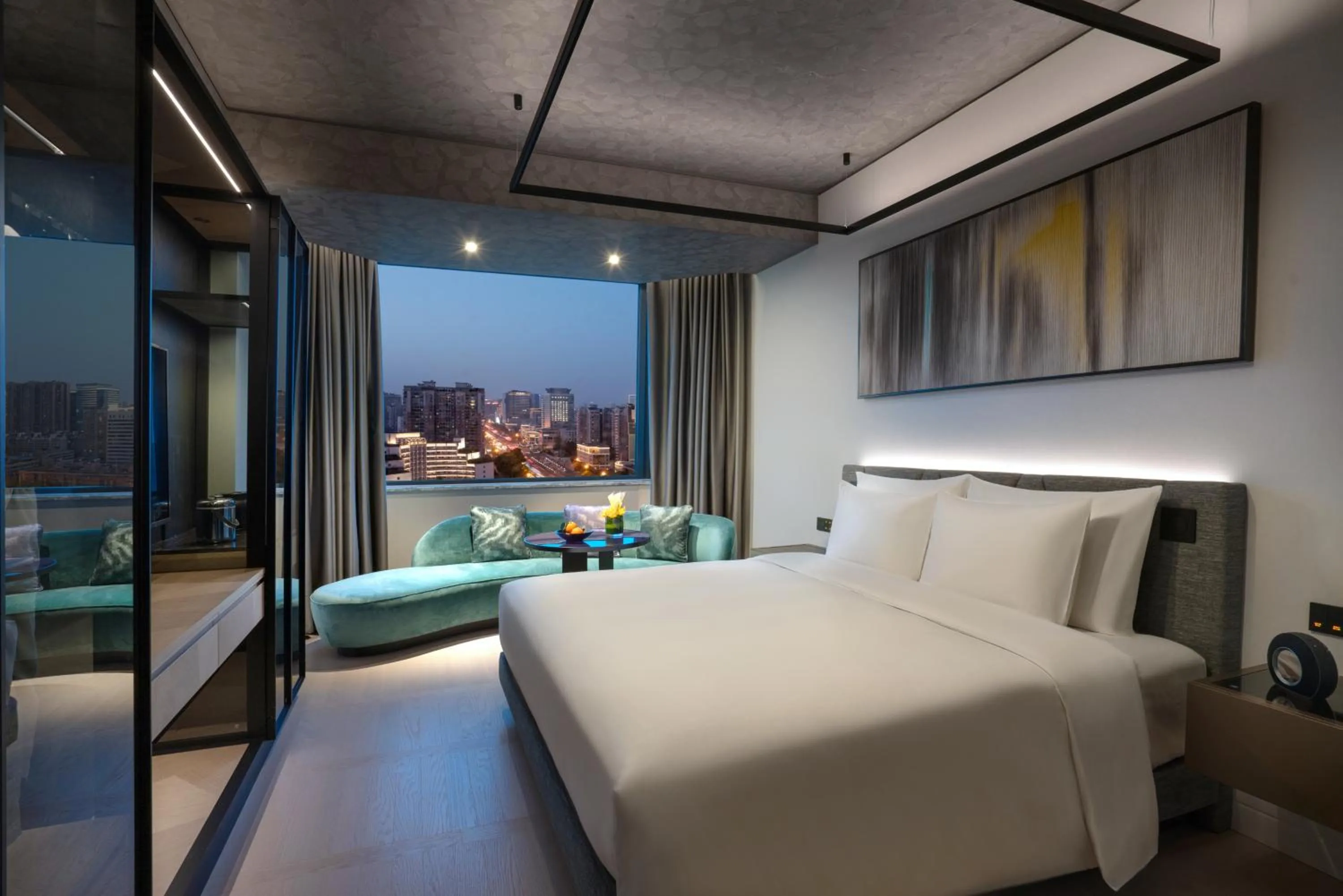 Photo of the whole room, Bed in Kempinski Hotel Chengdu-City Center