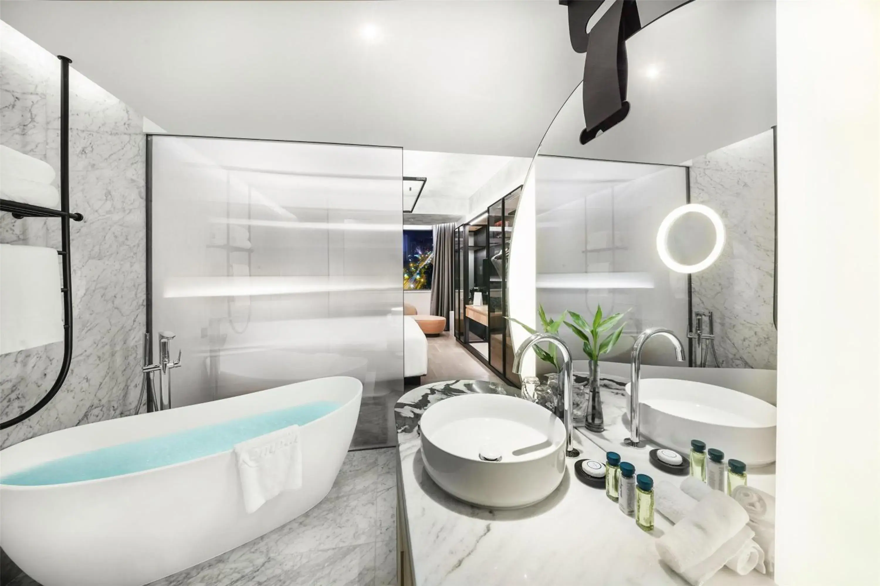 Bedroom in Kempinski Hotel Chengdu-City Center Bedroom in Kempinski Hotel Chengdu-City Center