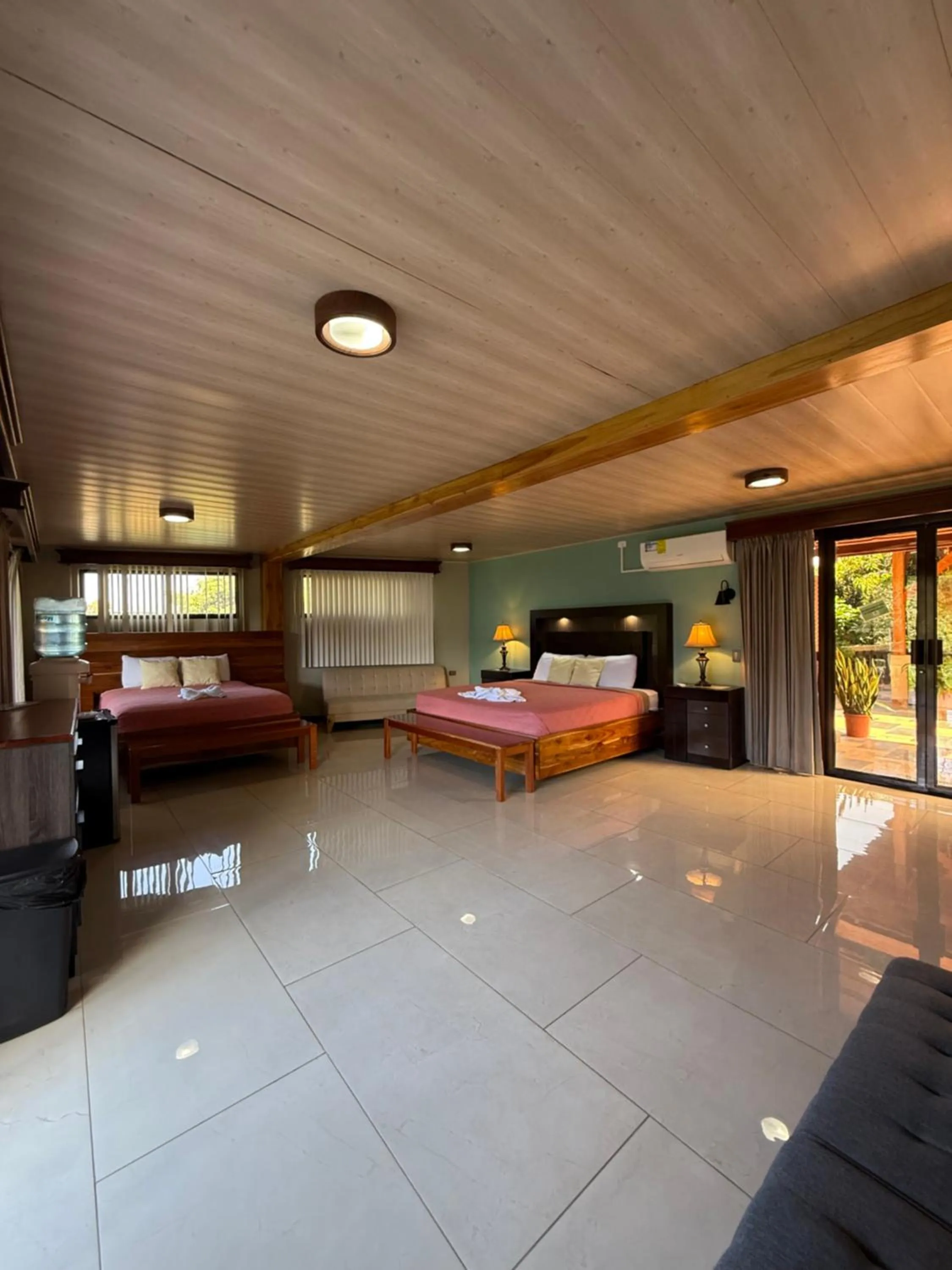 Bed in Hotel Margarita and Tour Operator Drake Bay