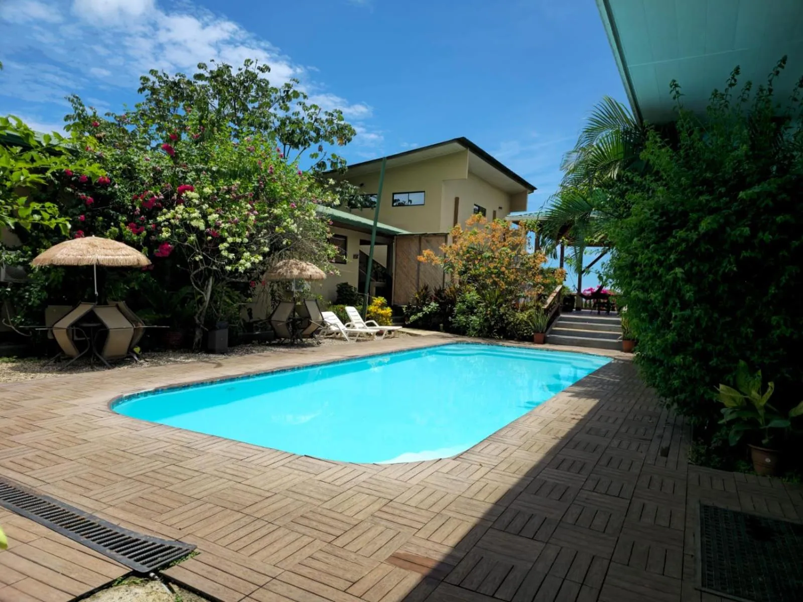 Hotel Margarita and Tour Operator Drake Bay