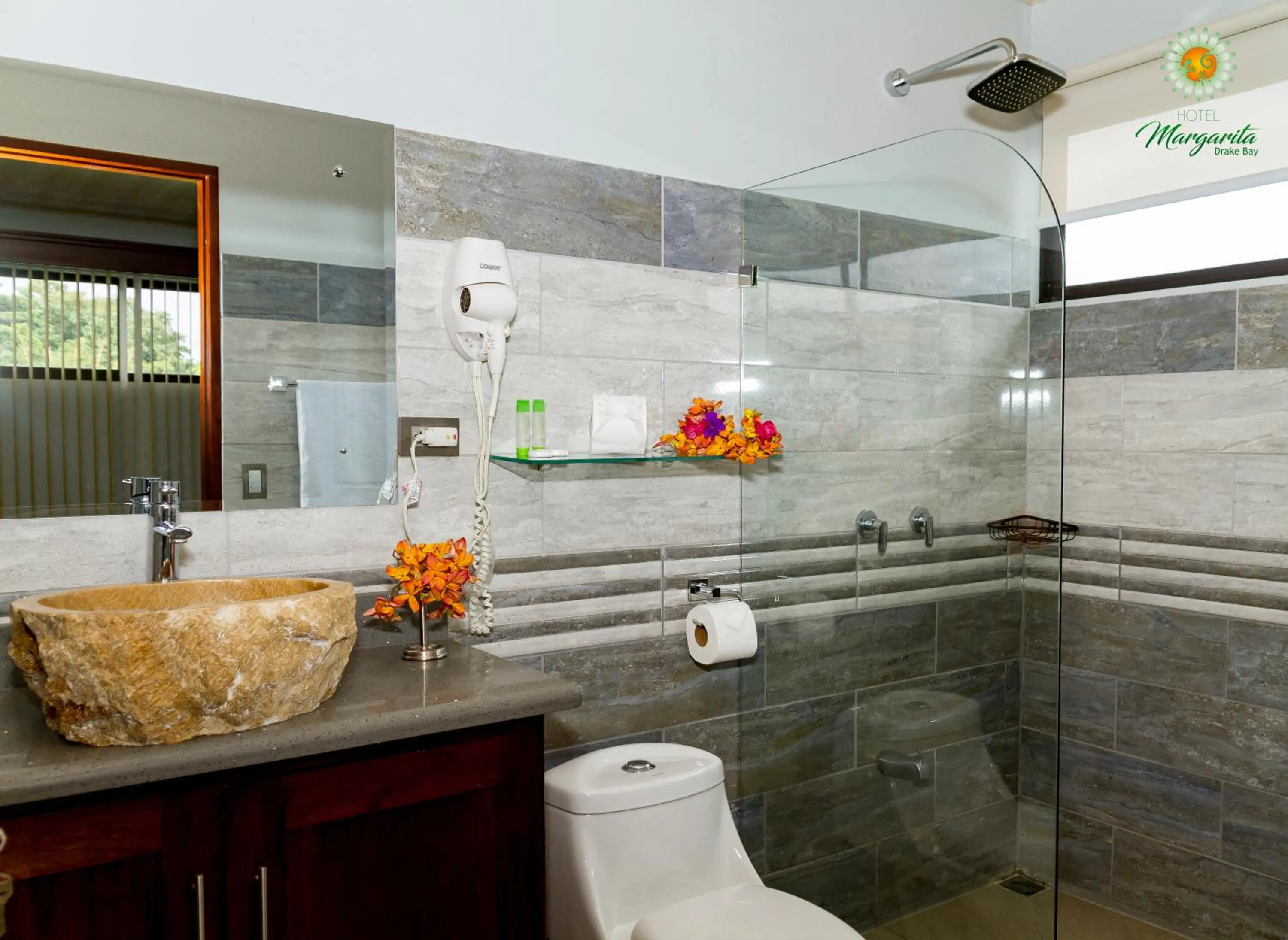 Hotel Margarita and Tour Operator Drake Bay