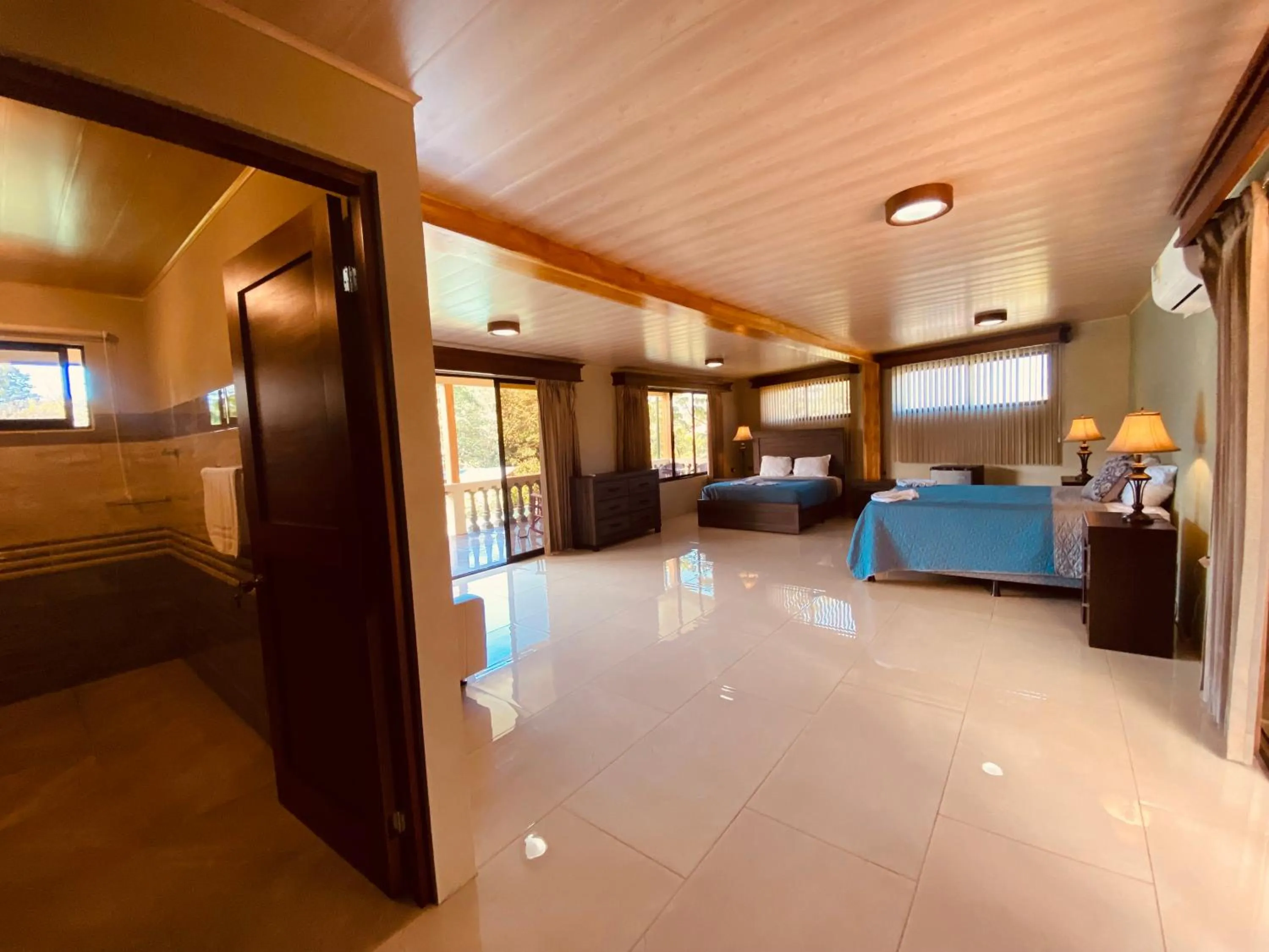 Property building, Bed in Hotel Margarita and Tour Operator Drake Bay