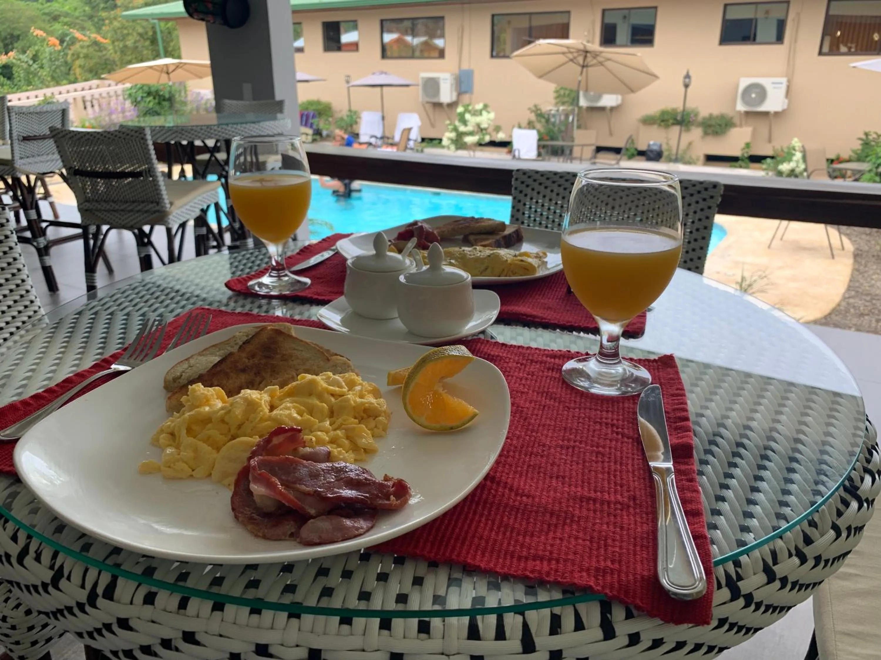 Continental breakfast in Hotel Margarita and Tour Operator Drake Bay