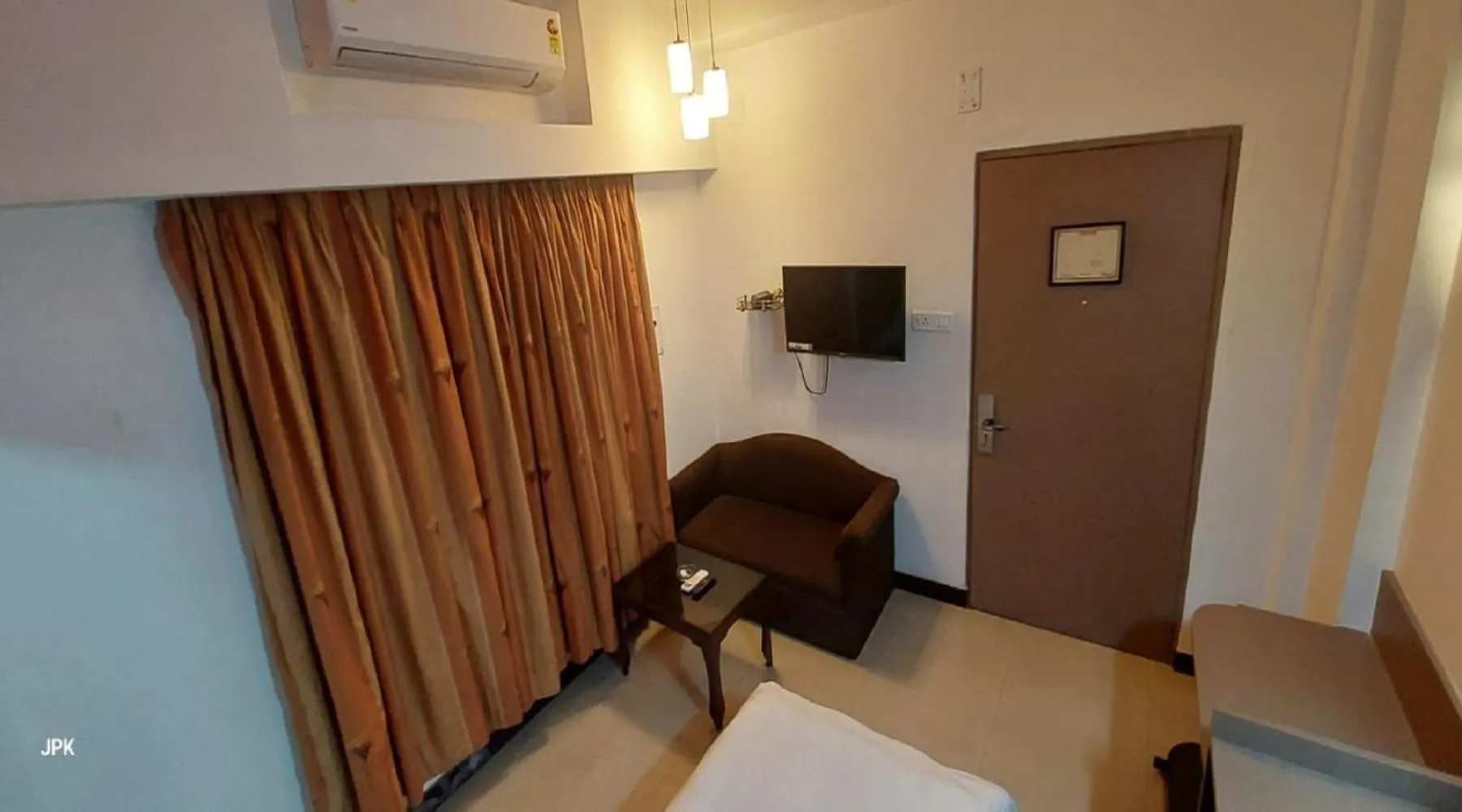 Bedroom, Bed in Lytton Hotel