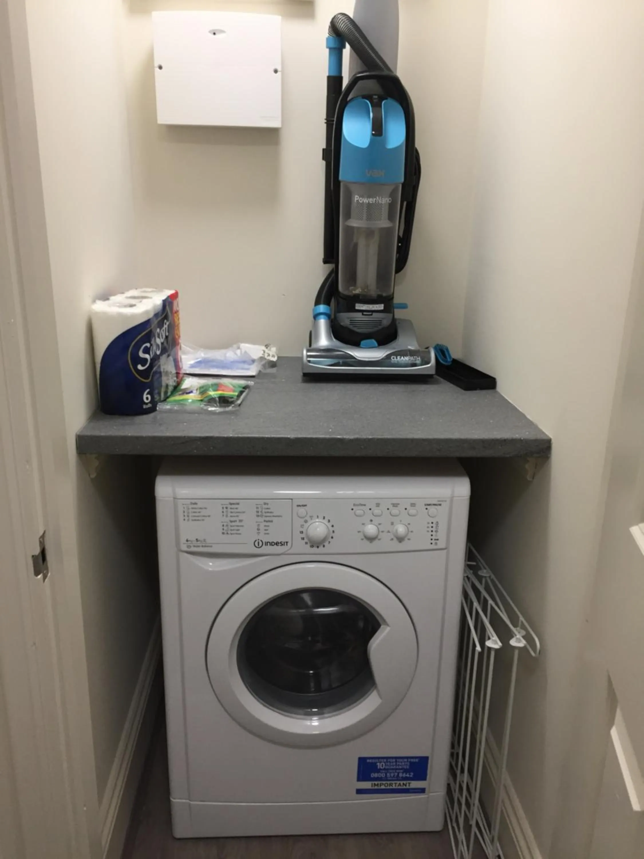 Area and facilities in Spacesavers