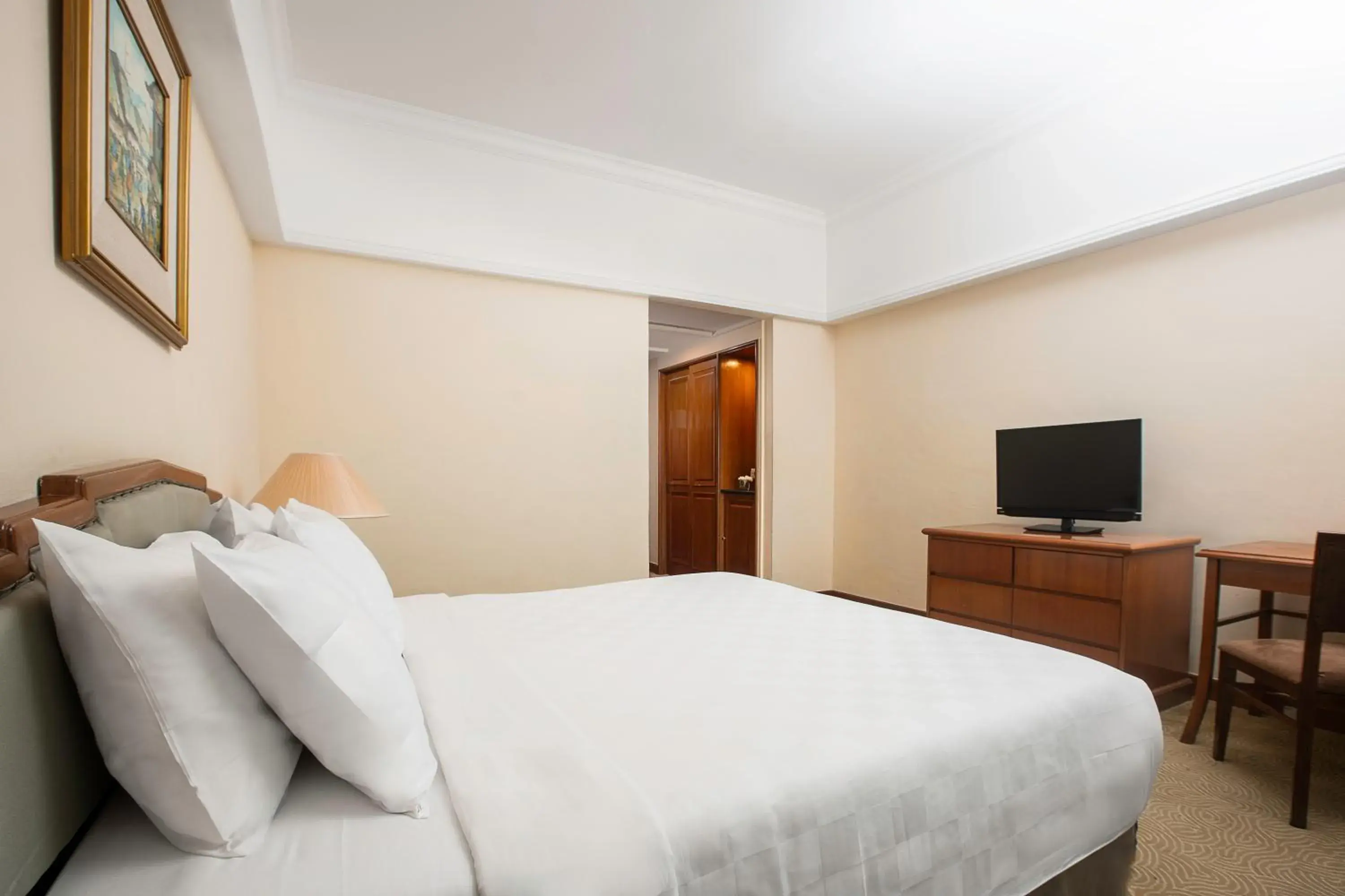 Bedroom, Bed in Aryaduta Pekanbaru Bedroom, Bed in Aryaduta Pekanbaru