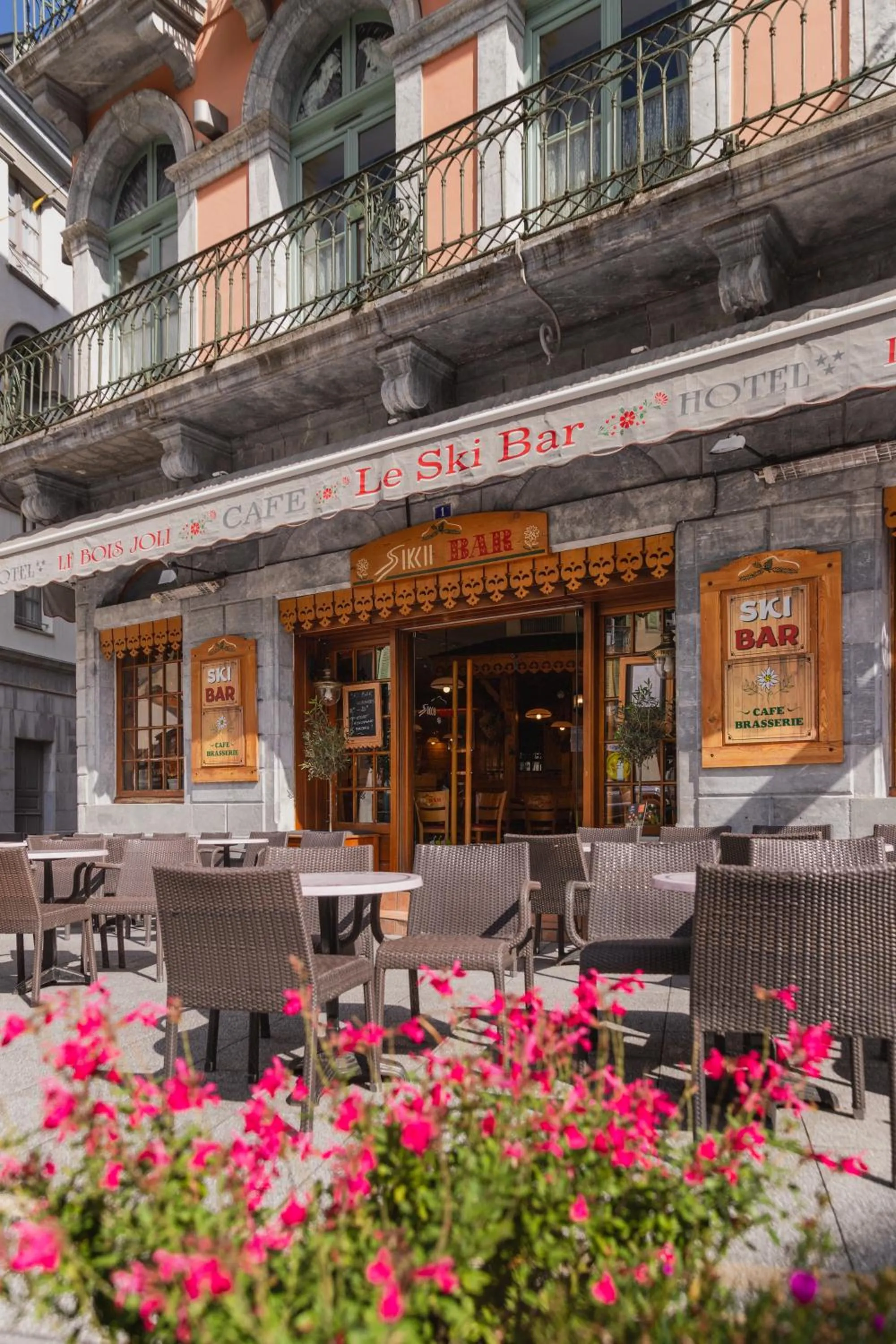 Property building in Hôtel Le Bois Joli