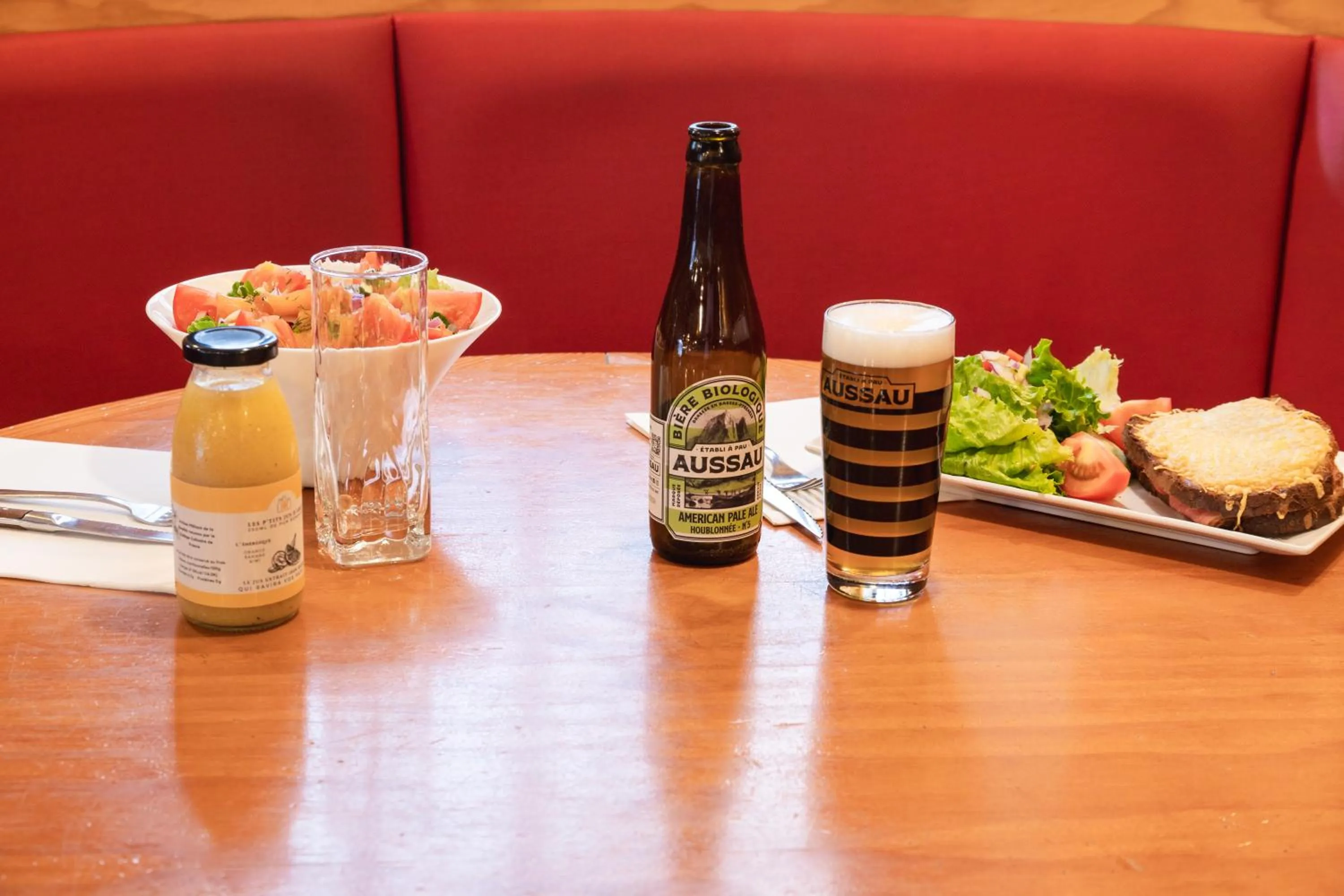 Restaurant/places to eat in Hôtel Le Bois Joli