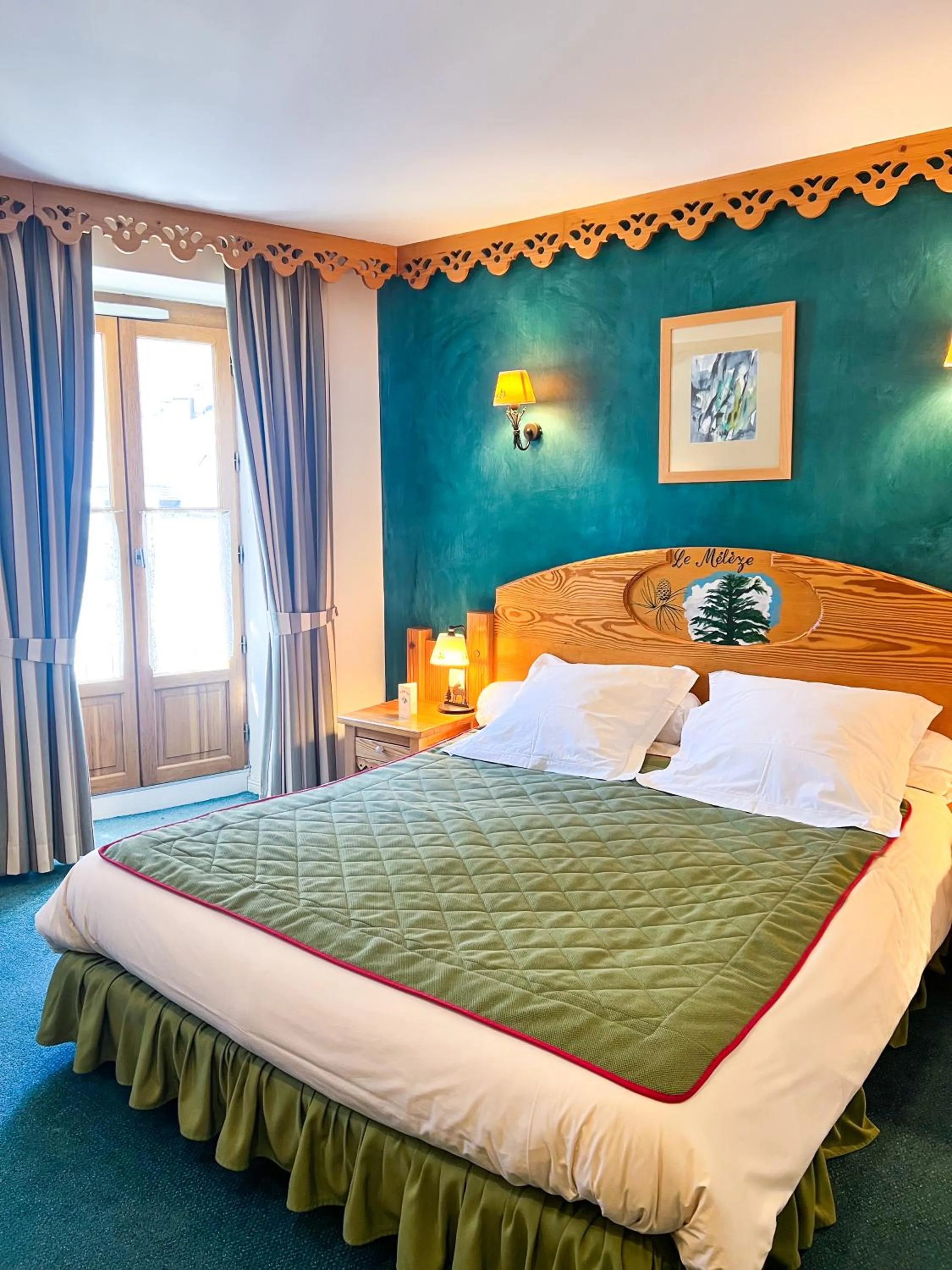 Bed in Hôtel Le Bois Joli