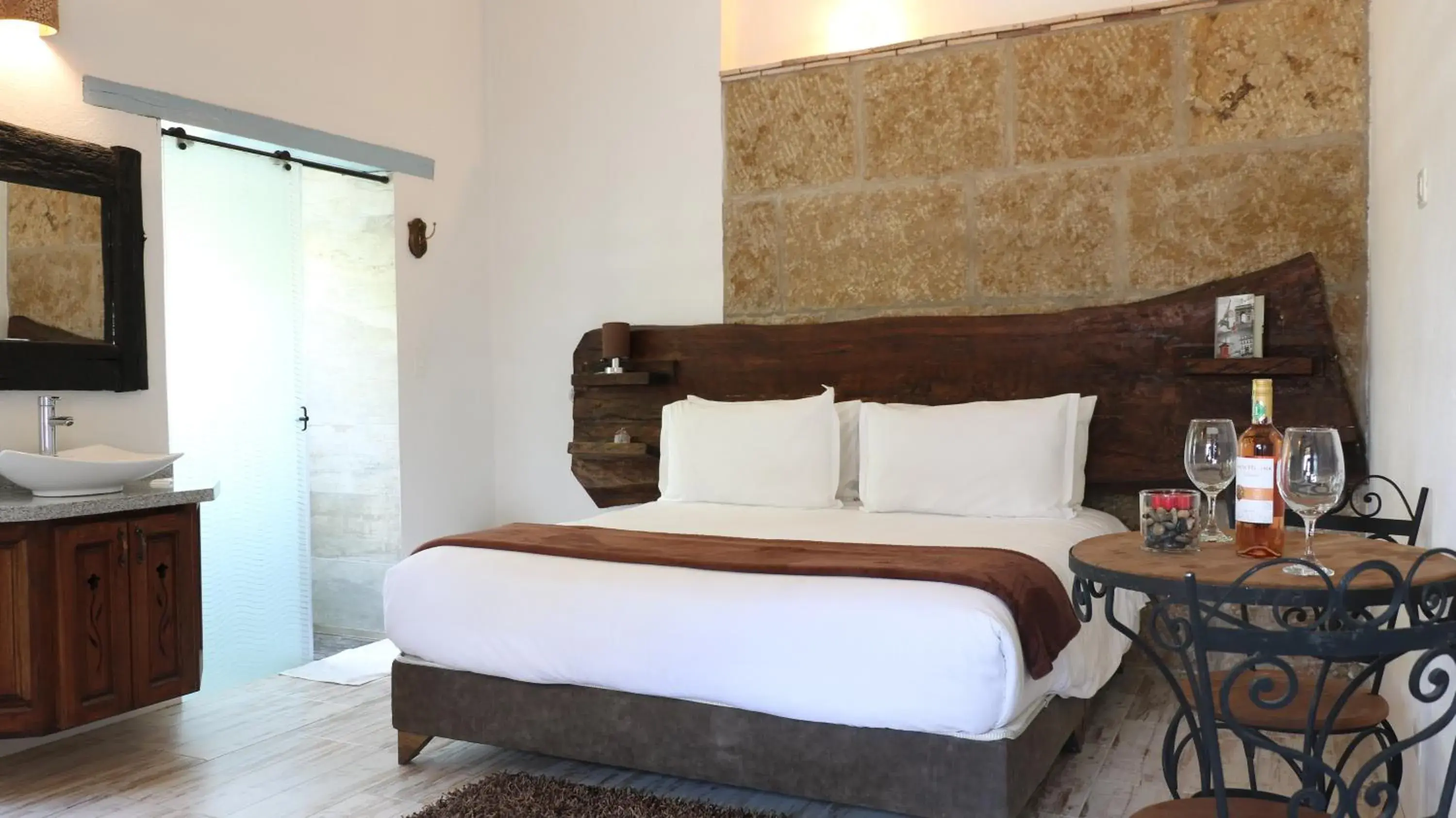 King Room with Spa Bath in HOTEL BOUTIQUE Santa Helena King Room with Spa Bath in HOTEL BOUTIQUE Santa Helena