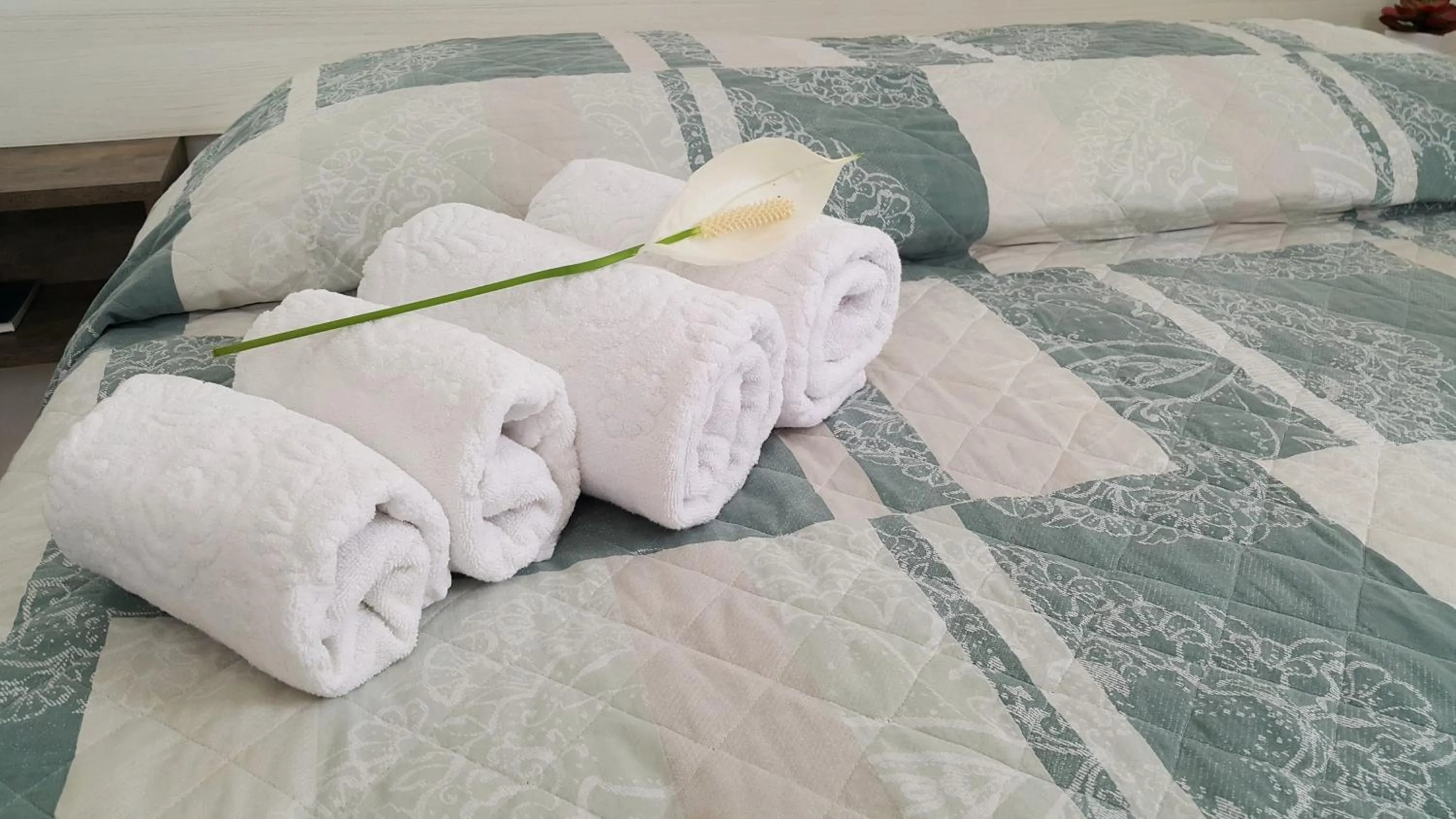 Facade/entrance, Bed in Pousada Bomar Bombinhas