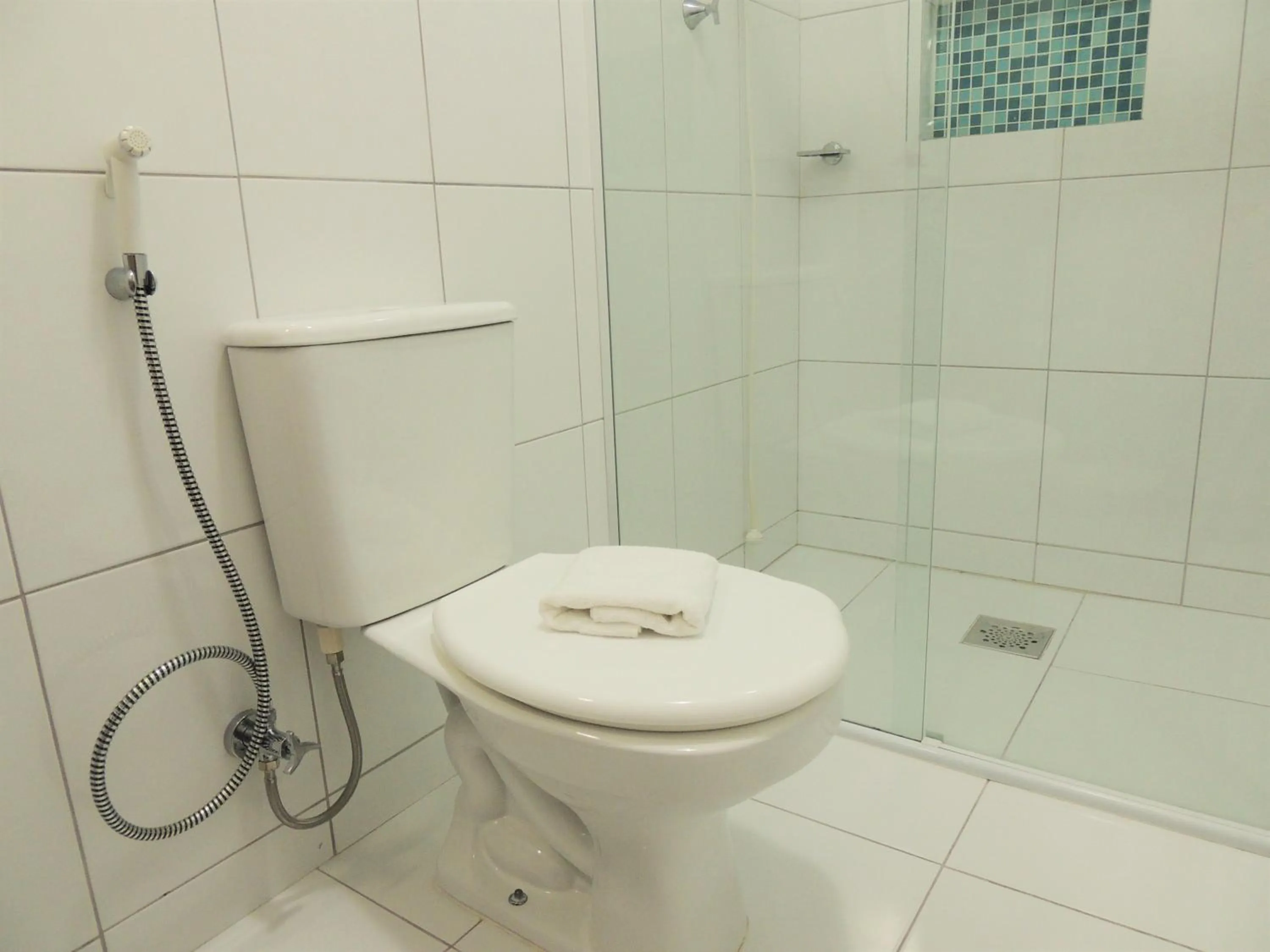 Toilet in Pousada Bomar Bombinhas