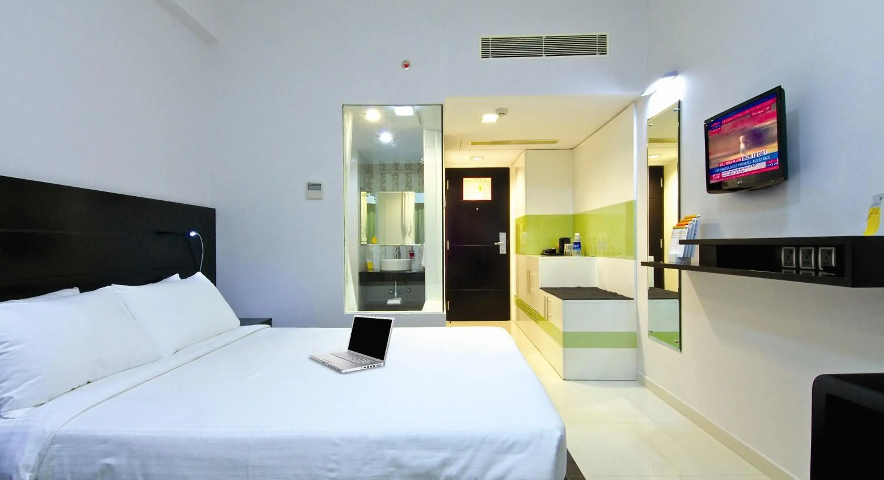 Bedroom, Bed in Keys Select by Lemon Tree Hotels, Thiruvananthapuram Bedroom, Bed in Keys Select by Lemon Tree Hotels, Thiruvananthapuram