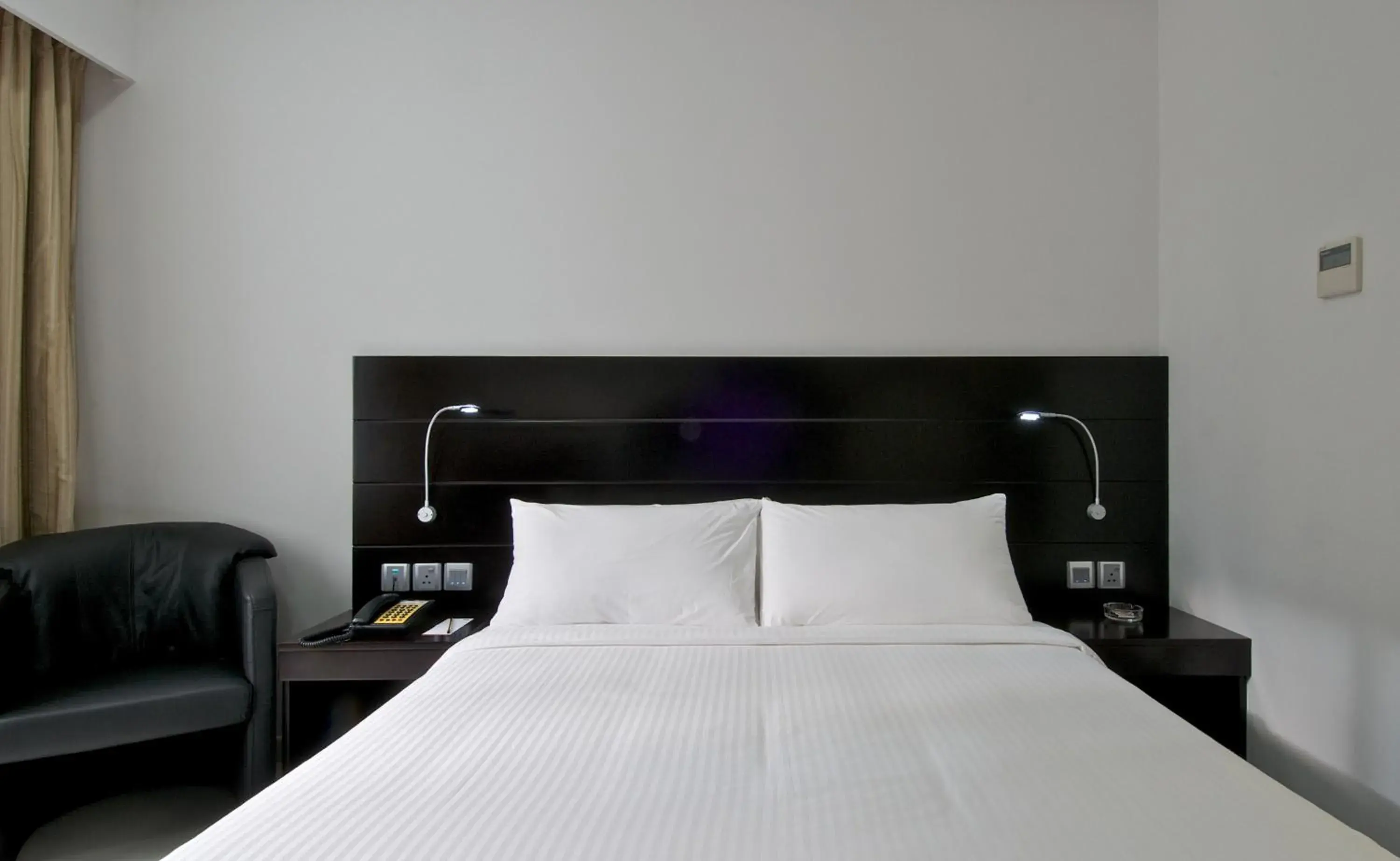 Bedroom, Bed in Keys Select by Lemon Tree Hotels, Thiruvananthapuram Bedroom, Bed in Keys Select by Lemon Tree Hotels, Thiruvananthapuram