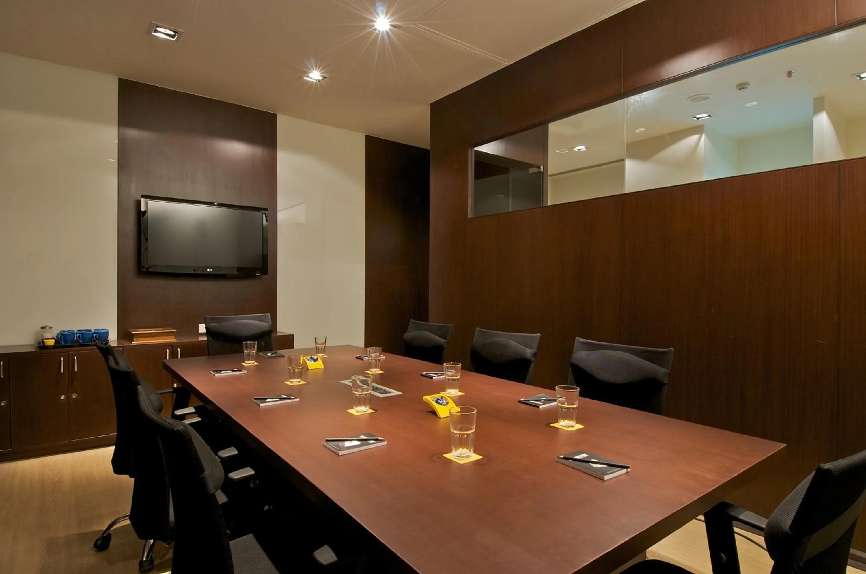 Communal lounge/ TV room in Keys Select by Lemon Tree Hotels, Thiruvananthapuram