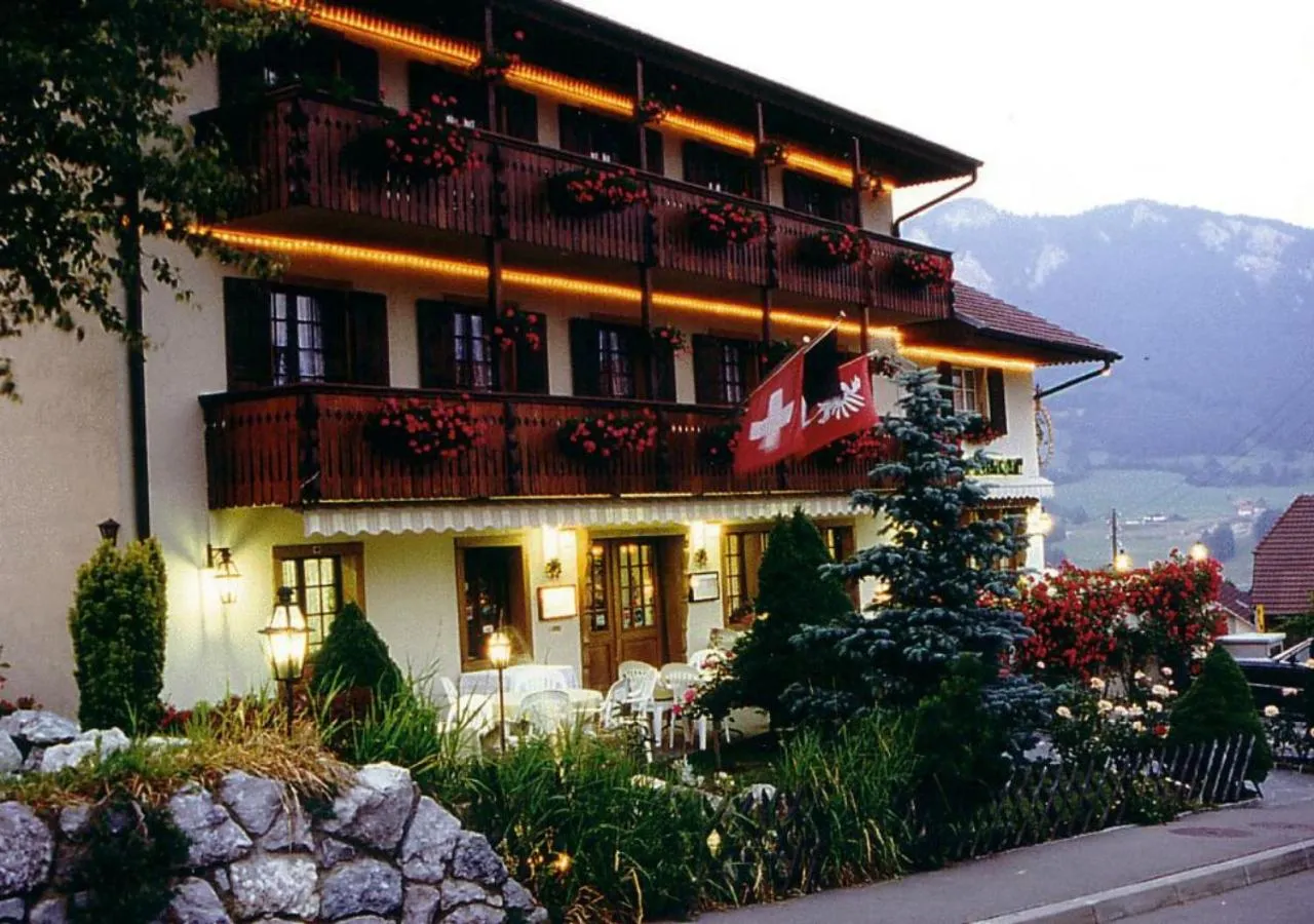 Facade/entrance in Hôtel Restaurant le Gruyérien