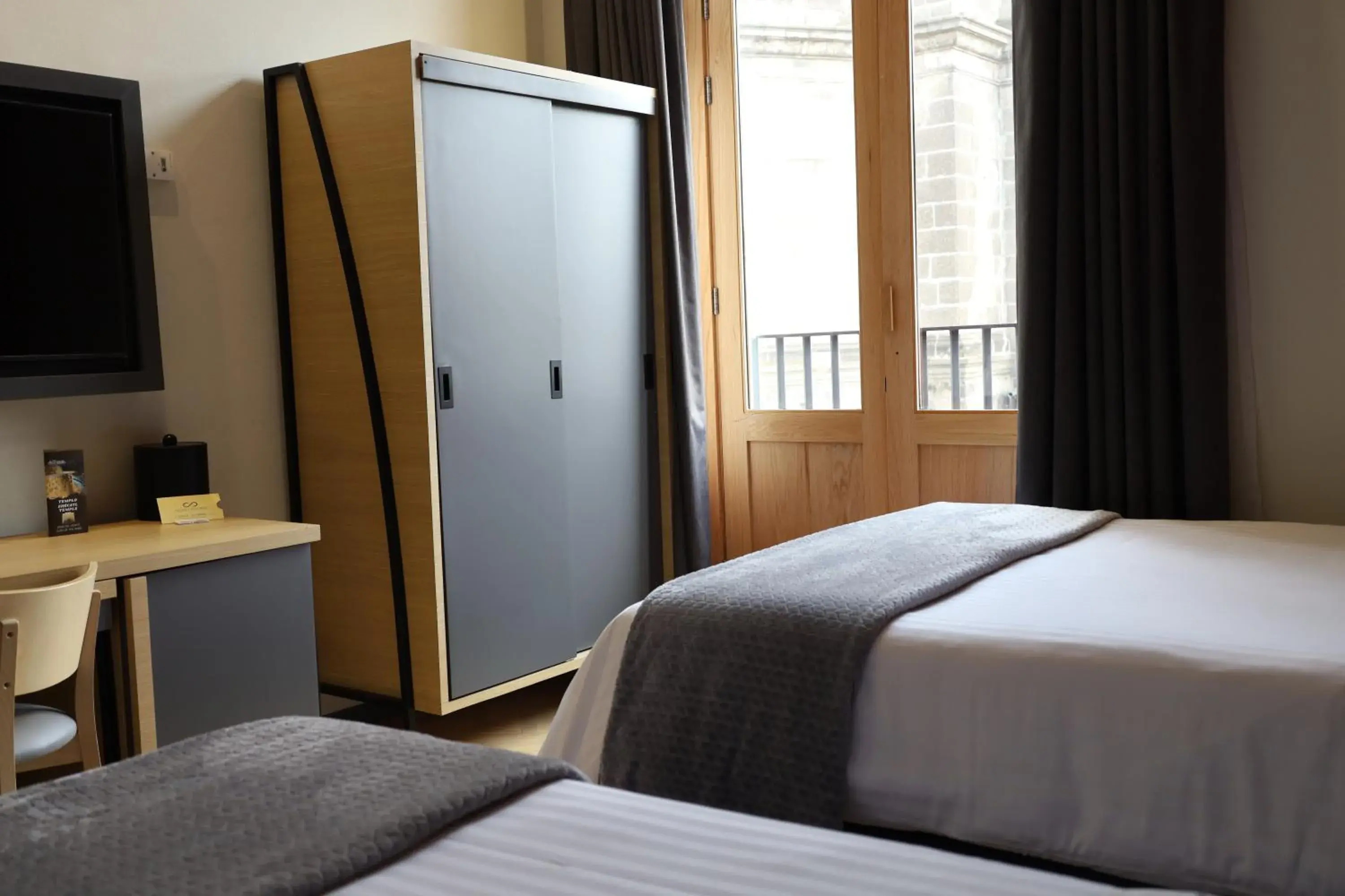 Deluxe Double Room with Balcony in Hotel Catedral Deluxe Double Room with Balcony in Hotel Catedral