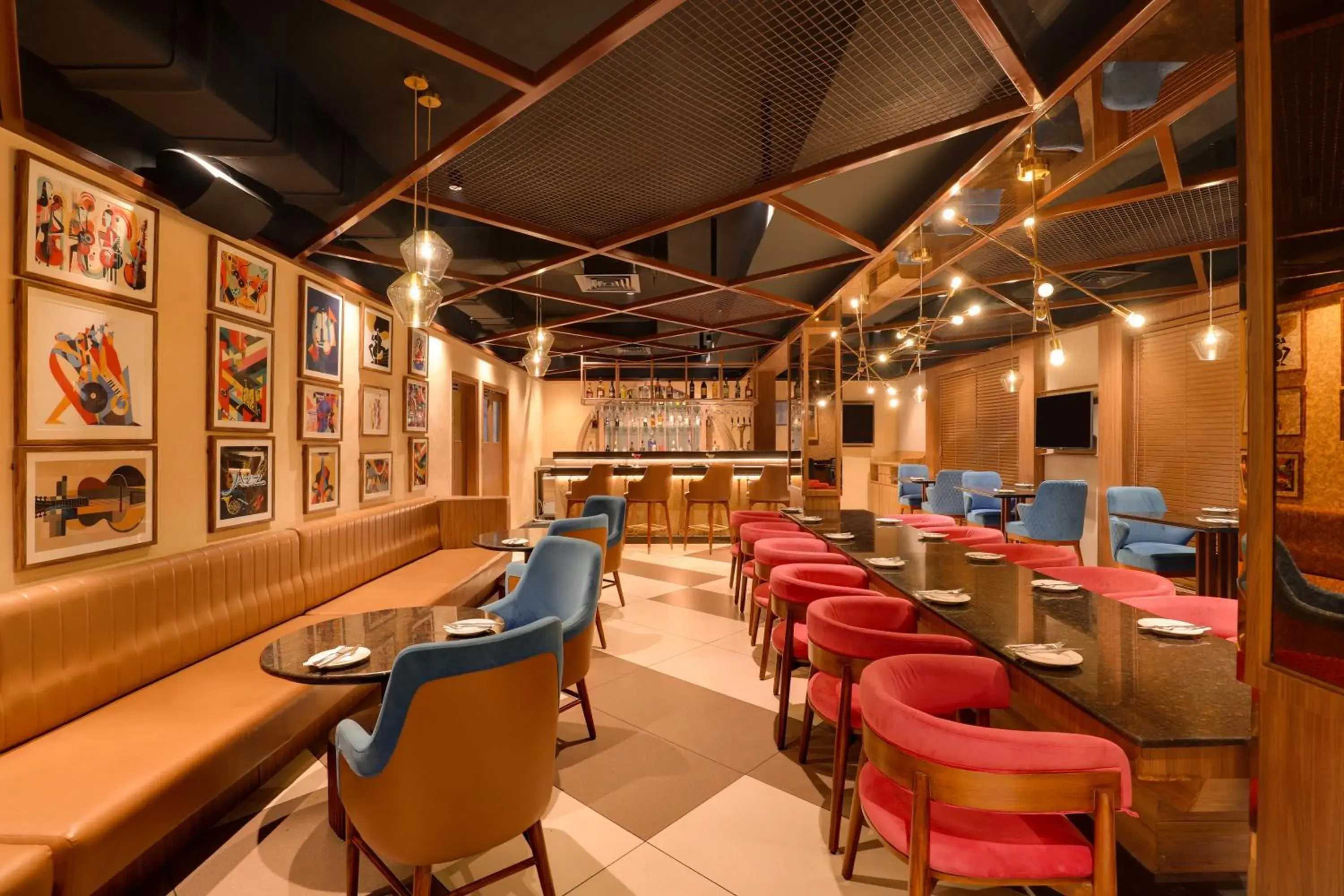 Lounge or bar in Keys Prima by Lemon Tree Hotels, Katti-Ma, Chennai Lounge or bar in Keys Prima by Lemon Tree Hotels, Katti-Ma, Chennai