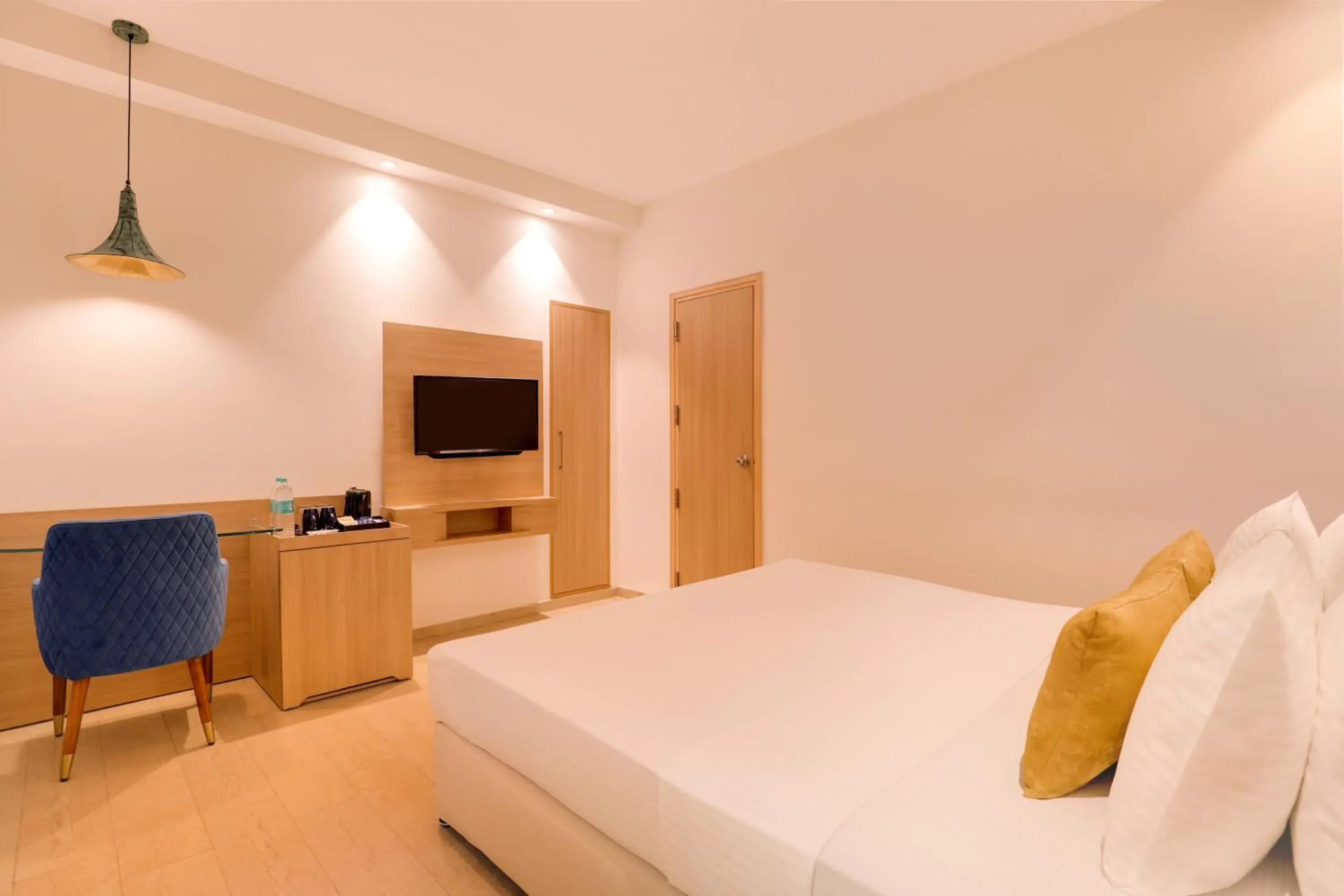 Bedroom, Bed in Keys Prima by Lemon Tree Hotels, Katti-Ma, Chennai Bedroom, Bed in Keys Prima by Lemon Tree Hotels, Katti-Ma, Chennai