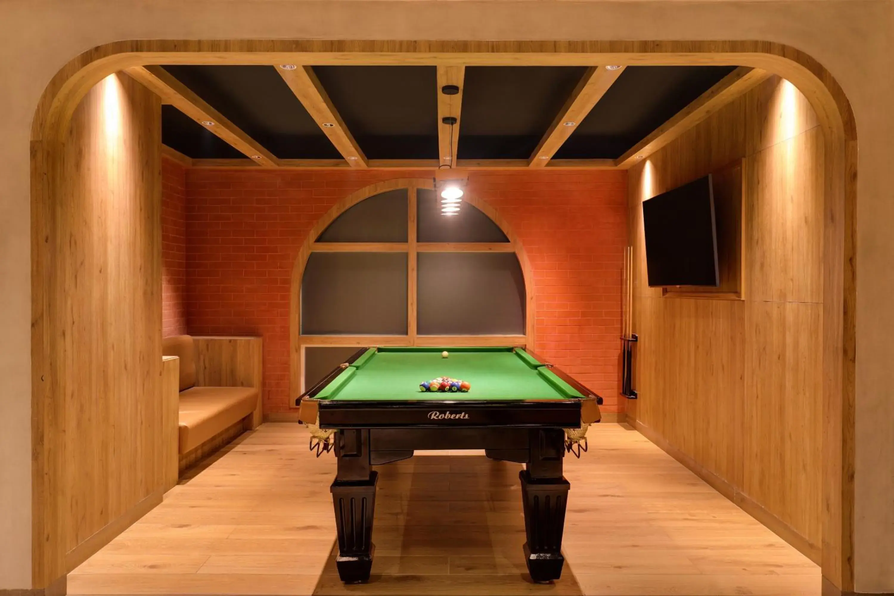 Lounge or bar in Keys Prima by Lemon Tree Hotels, Katti-Ma, Chennai Lounge or bar in Keys Prima by Lemon Tree Hotels, Katti-Ma, Chennai