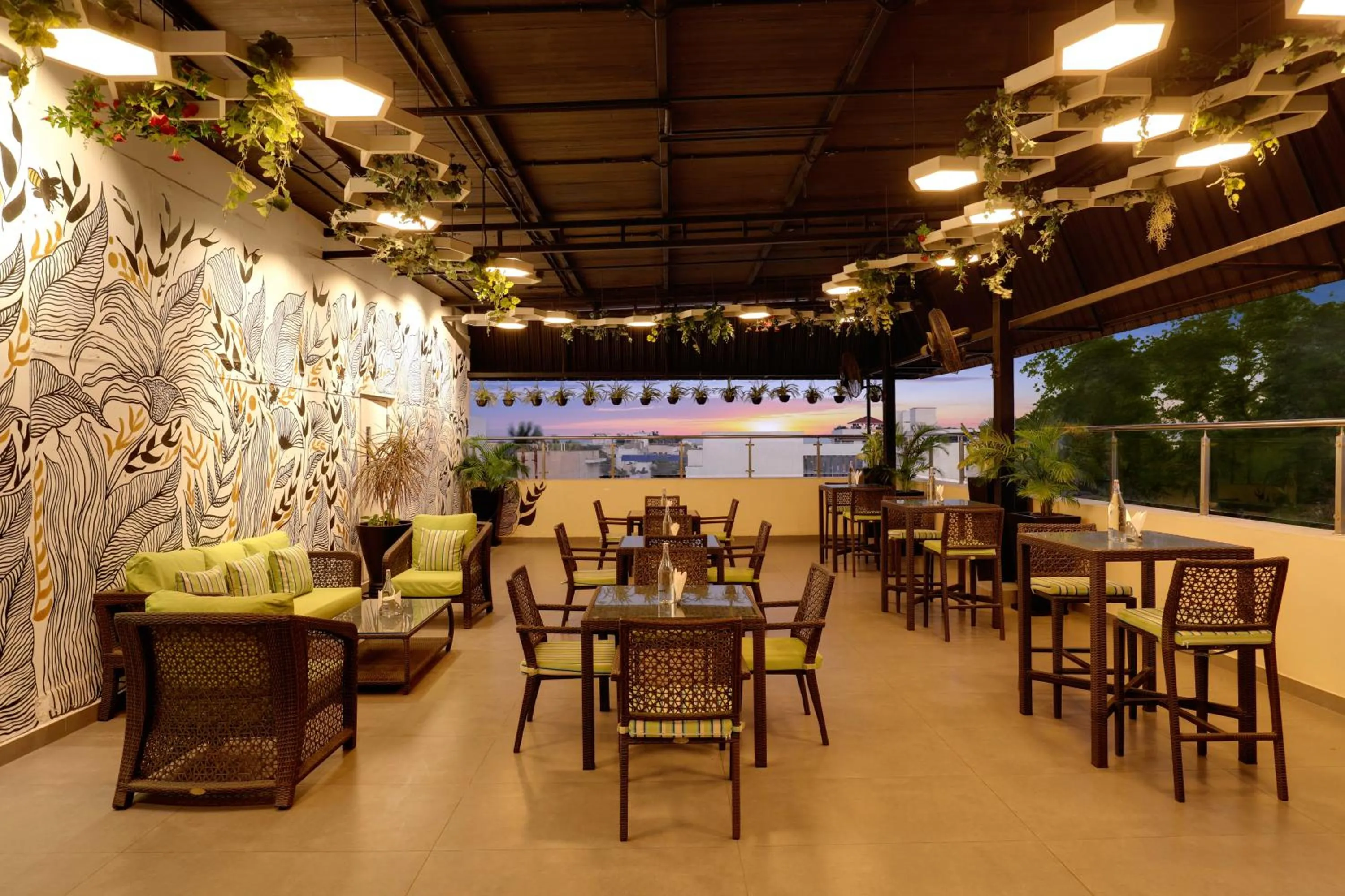Restaurant/places to eat in Keys Prima by Lemon Tree Hotels, Katti-Ma, Chennai