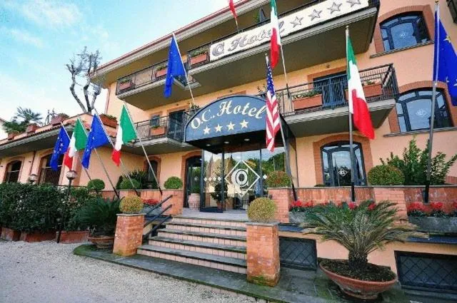 Facade/entrance in OC Hotel