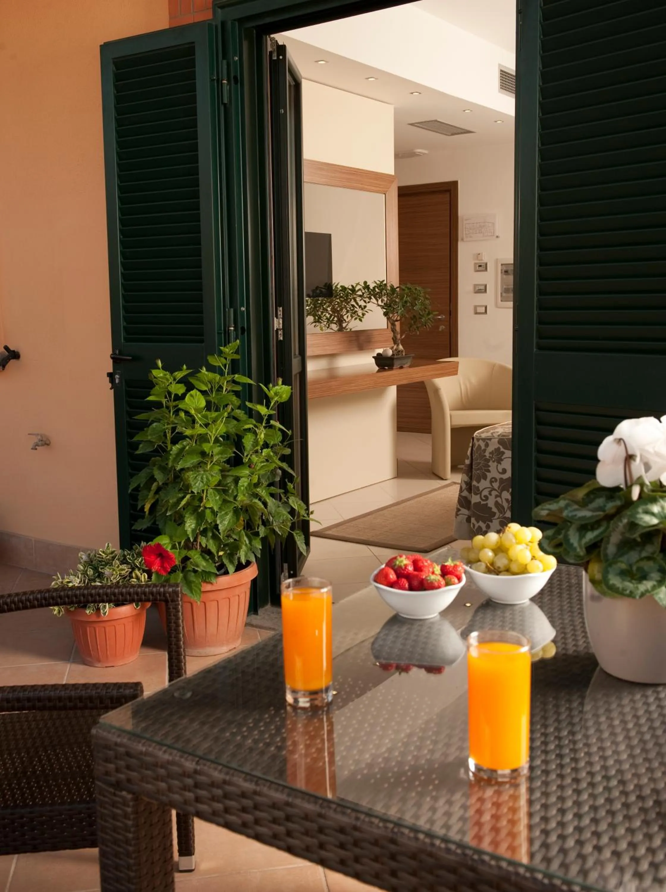 Food and drinks in OC Hotel