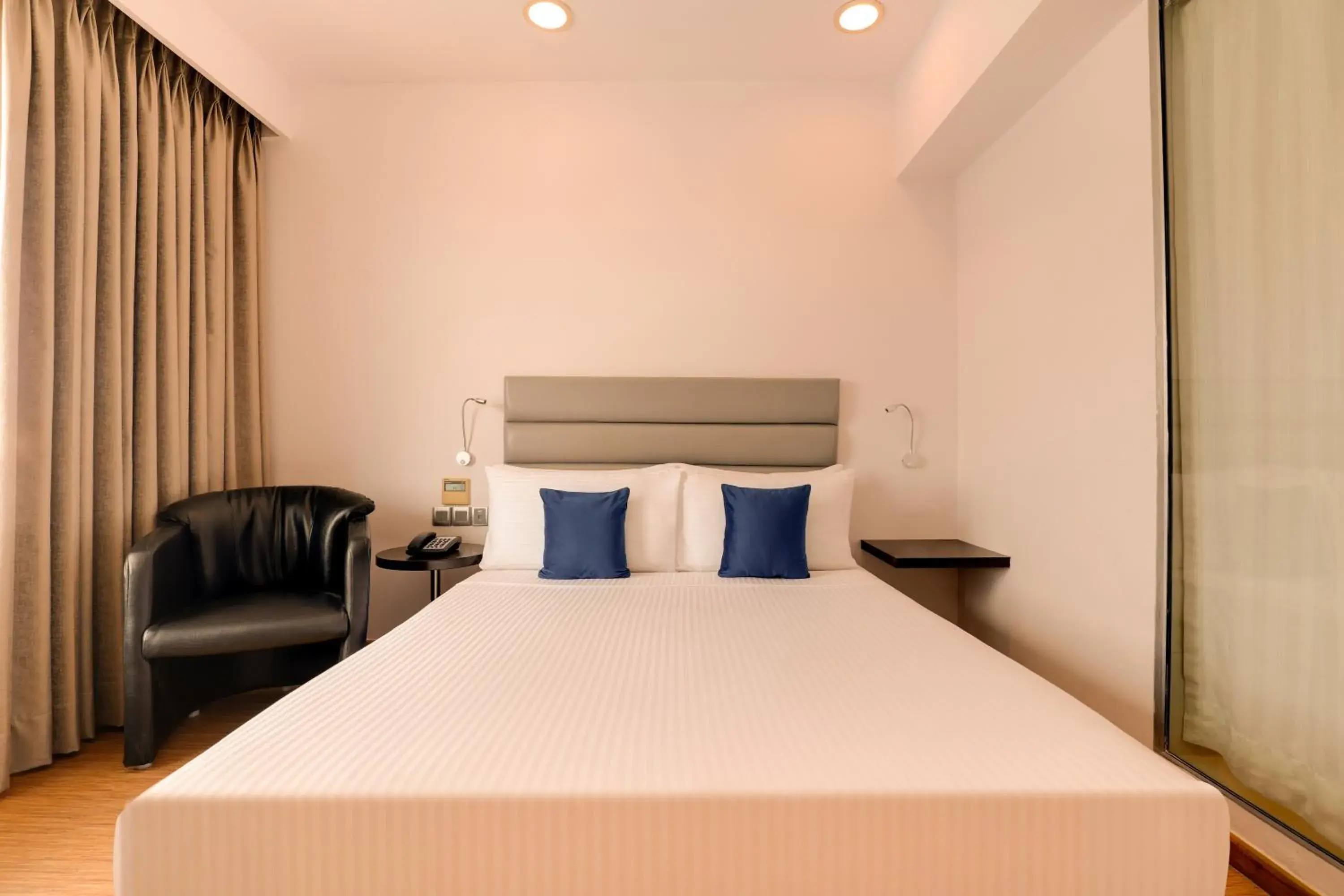 Bed in Keys Select by Lemon Tree Hotels, Hosur Road, Bengaluru Bed in Keys Select by Lemon Tree Hotels, Hosur Road, Bengaluru