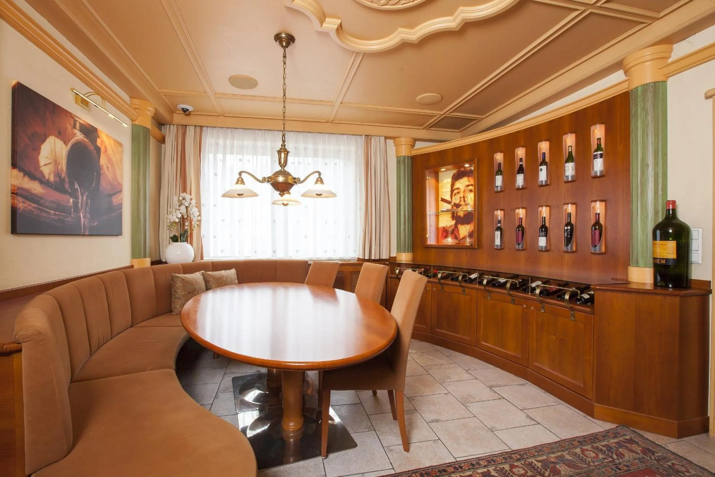 Lounge or bar in Hotel & Appartements Alpenresidenz Viktoria