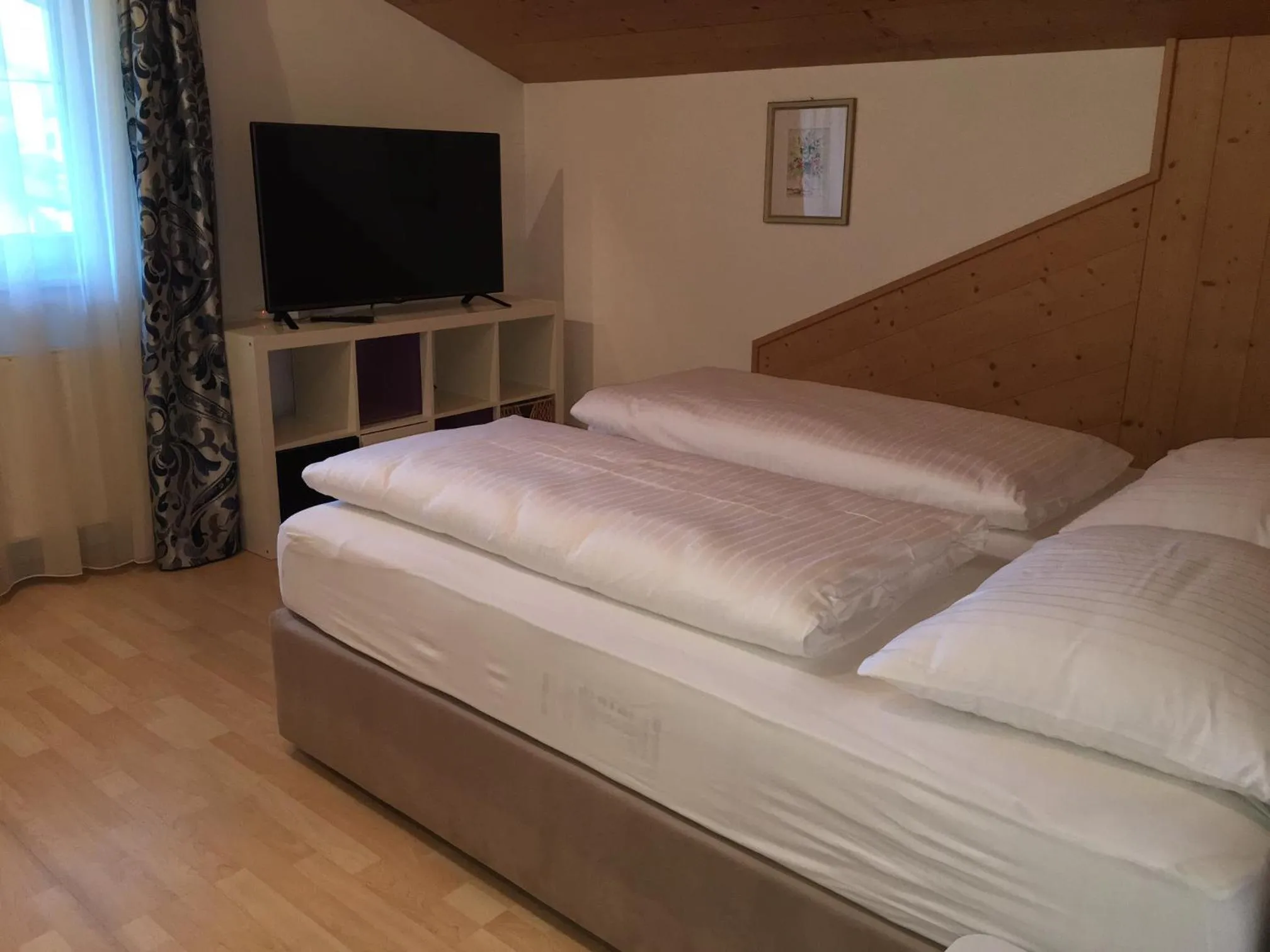 Bedroom, Bed in Hotel & Appartements Alpenresidenz Viktoria