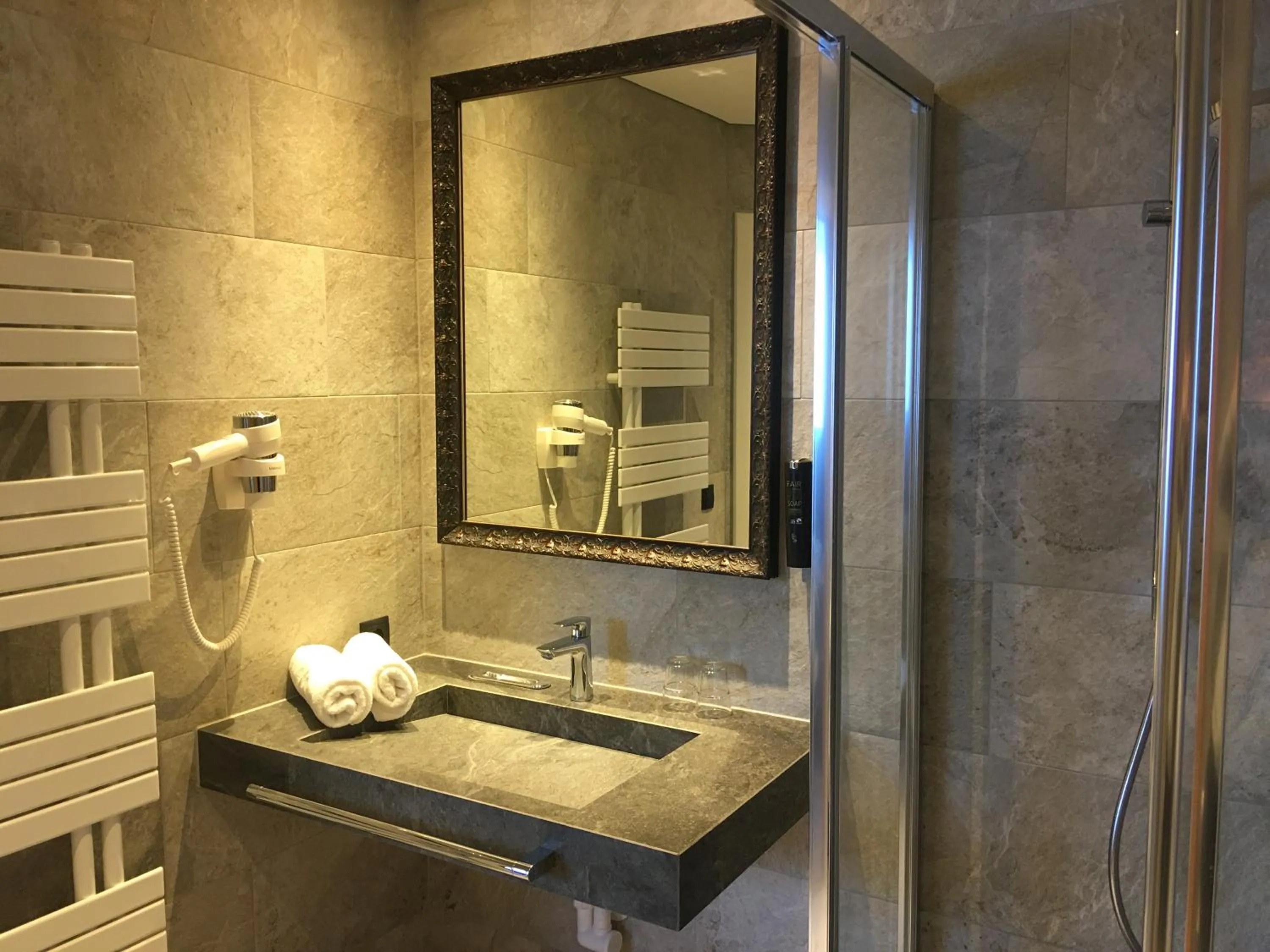 Bathroom in Hotel & Appartements Alpenresidenz Viktoria