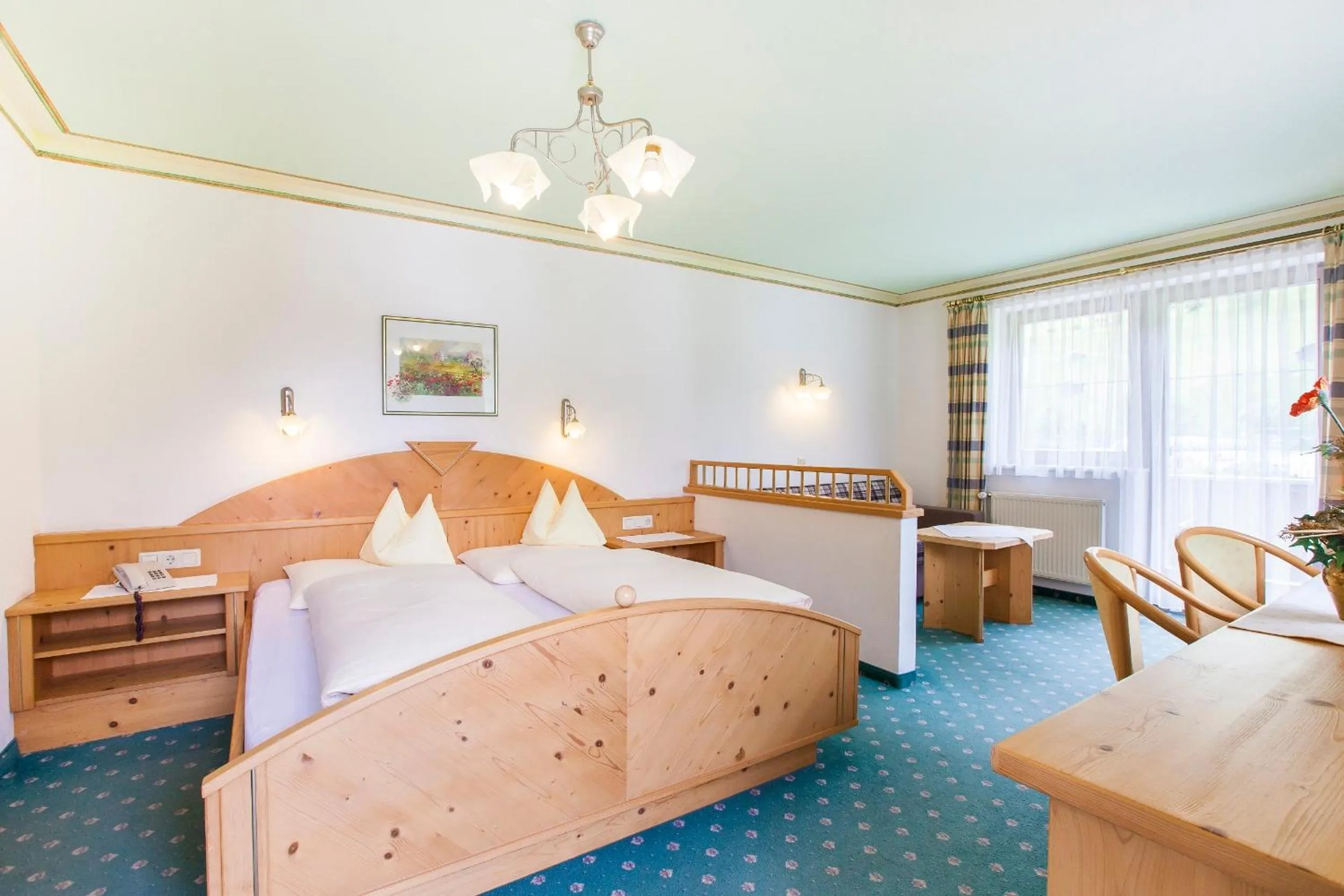 Photo of the whole room, Bed in Hotel & Appartements Alpenresidenz Viktoria