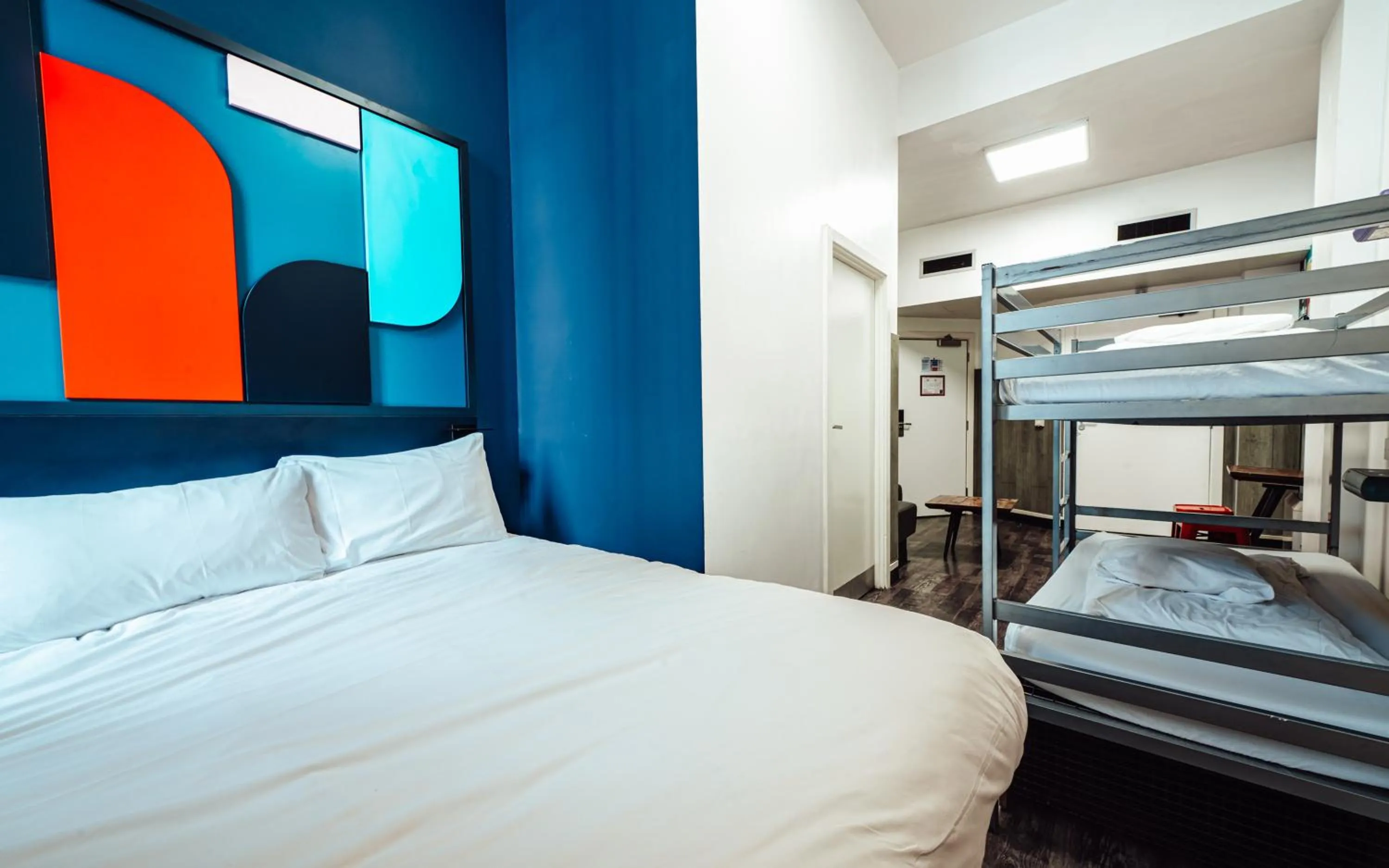 Photo of the whole room, Bed in Kabannas Newcastle