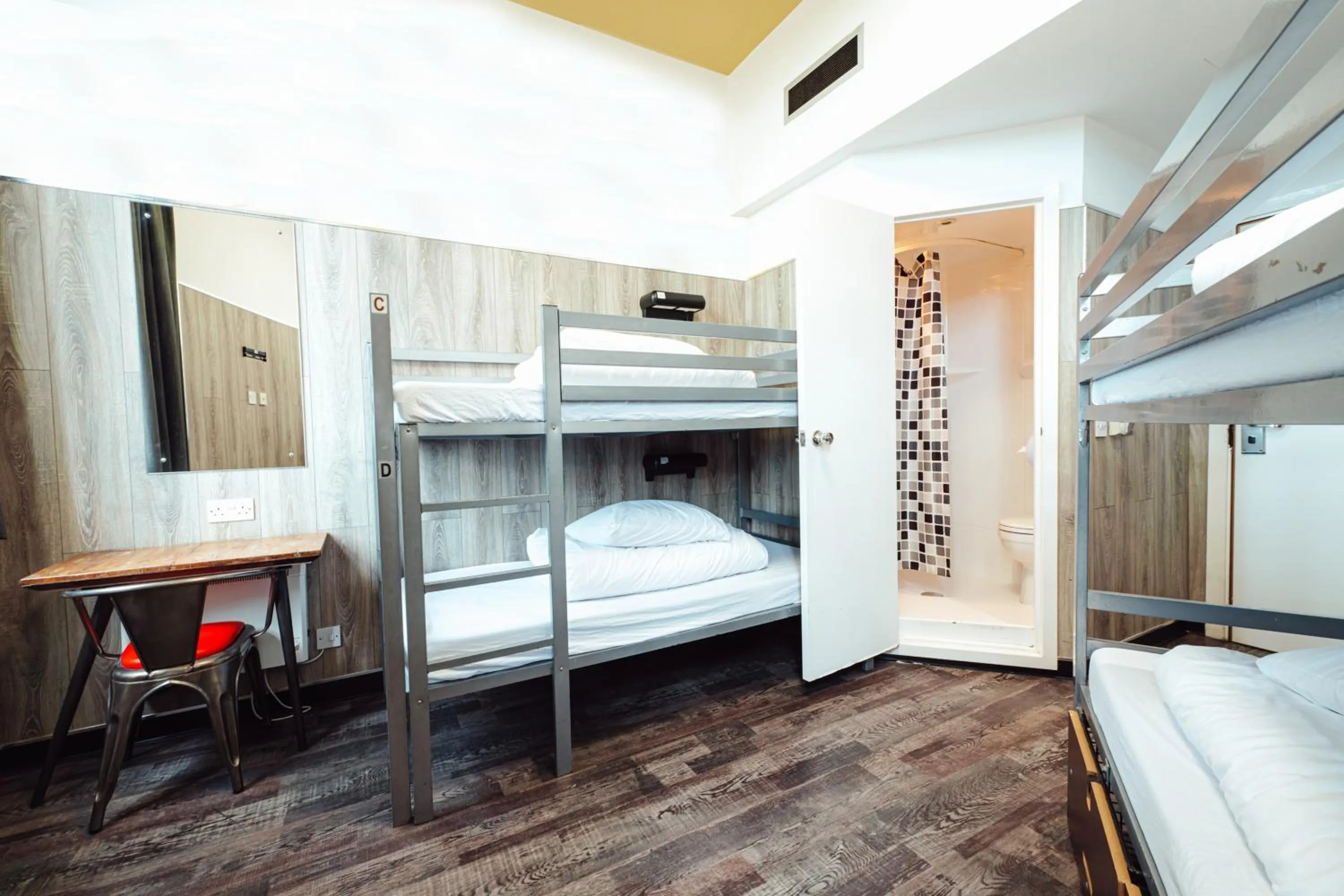 Bathroom, Bed in Kabannas Newcastle