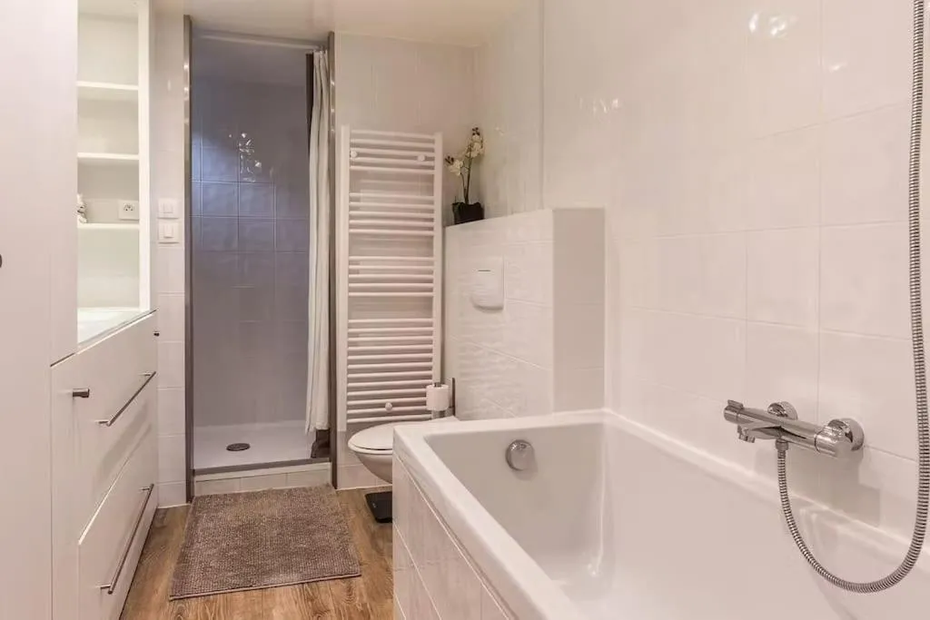 Shower in Maison Nomade Paris - MaisonNomadeChic
