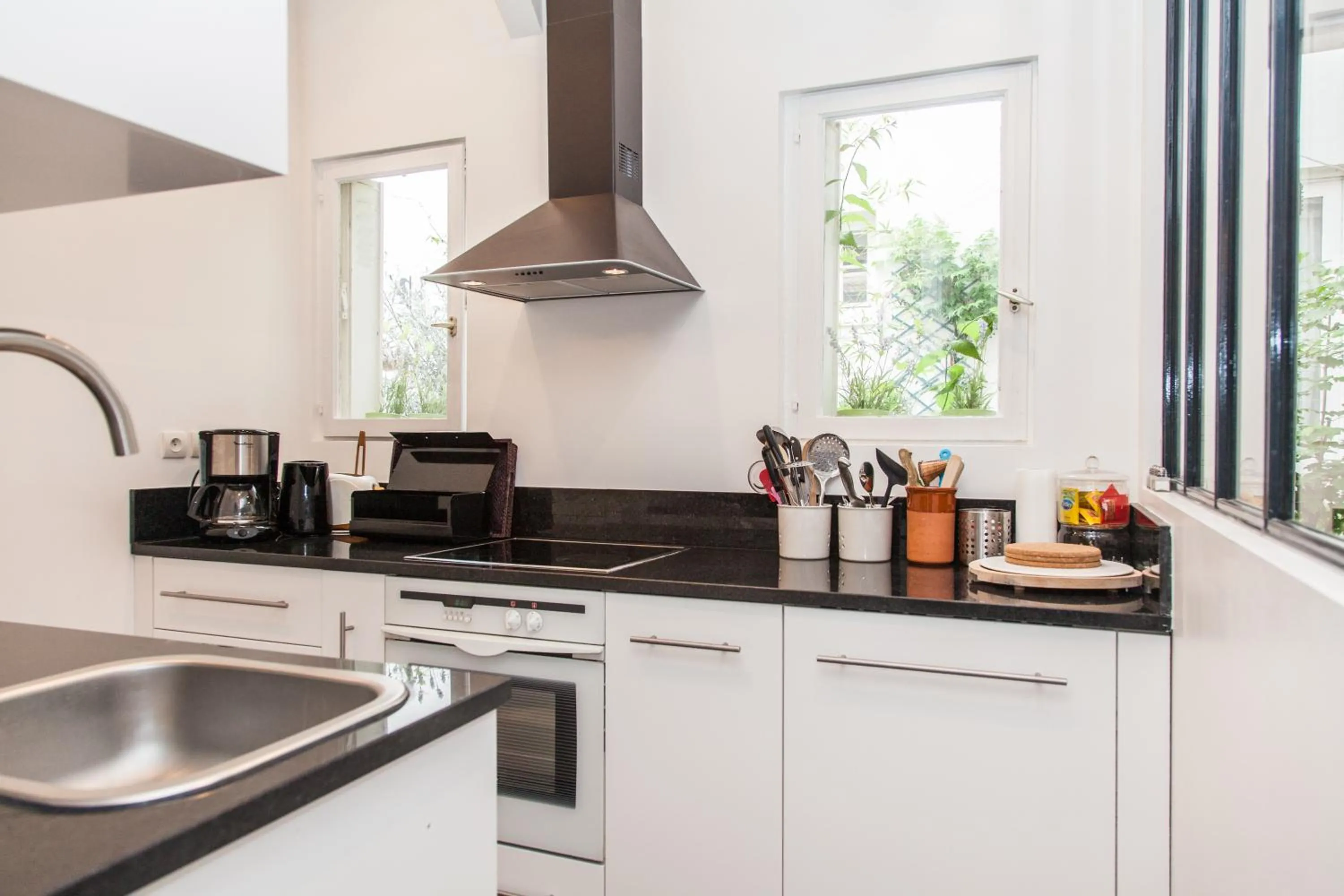 Kitchen or kitchenette in Maison Nomade Paris - MaisonNomadeChic