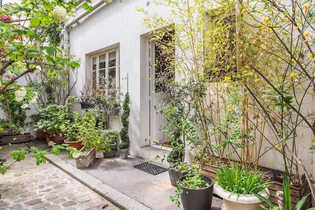 Property building in Maison Nomade Paris - MaisonNomadeChic