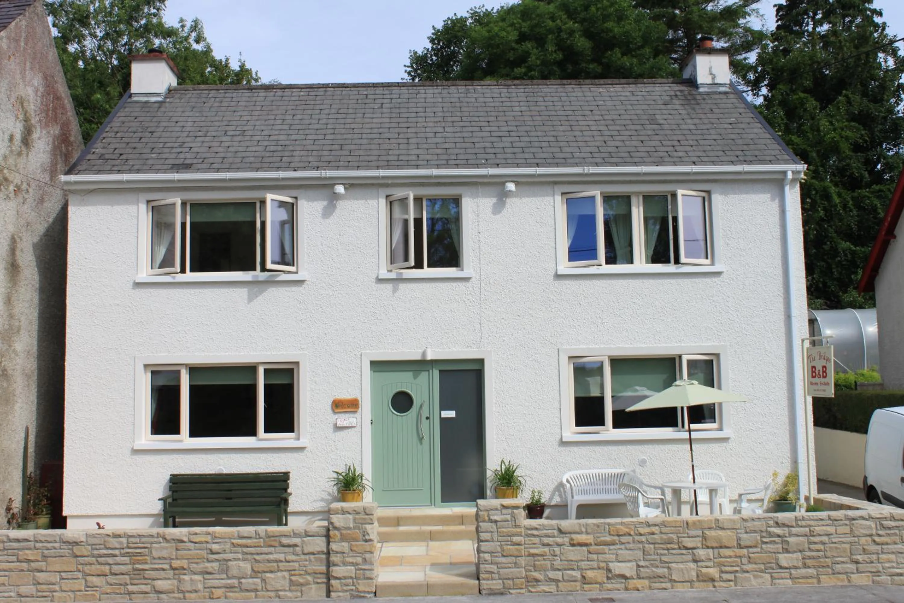 Property building in The Bridges Bed and Breakfast