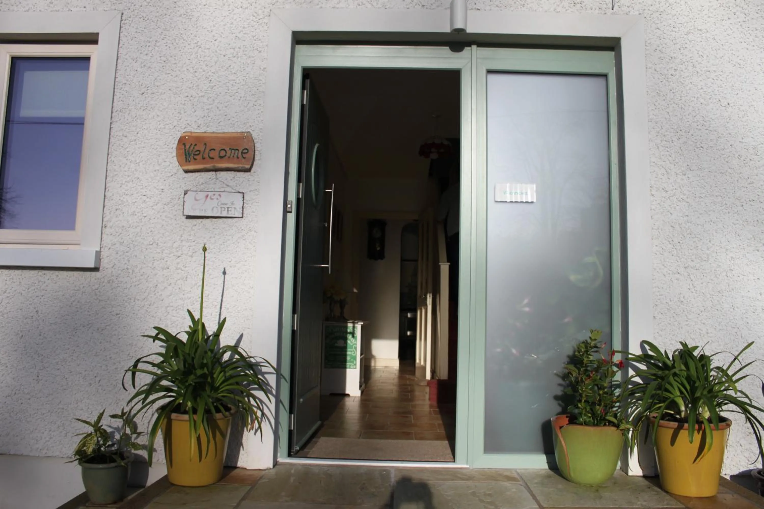 Facade/entrance in The Bridges Bed and Breakfast