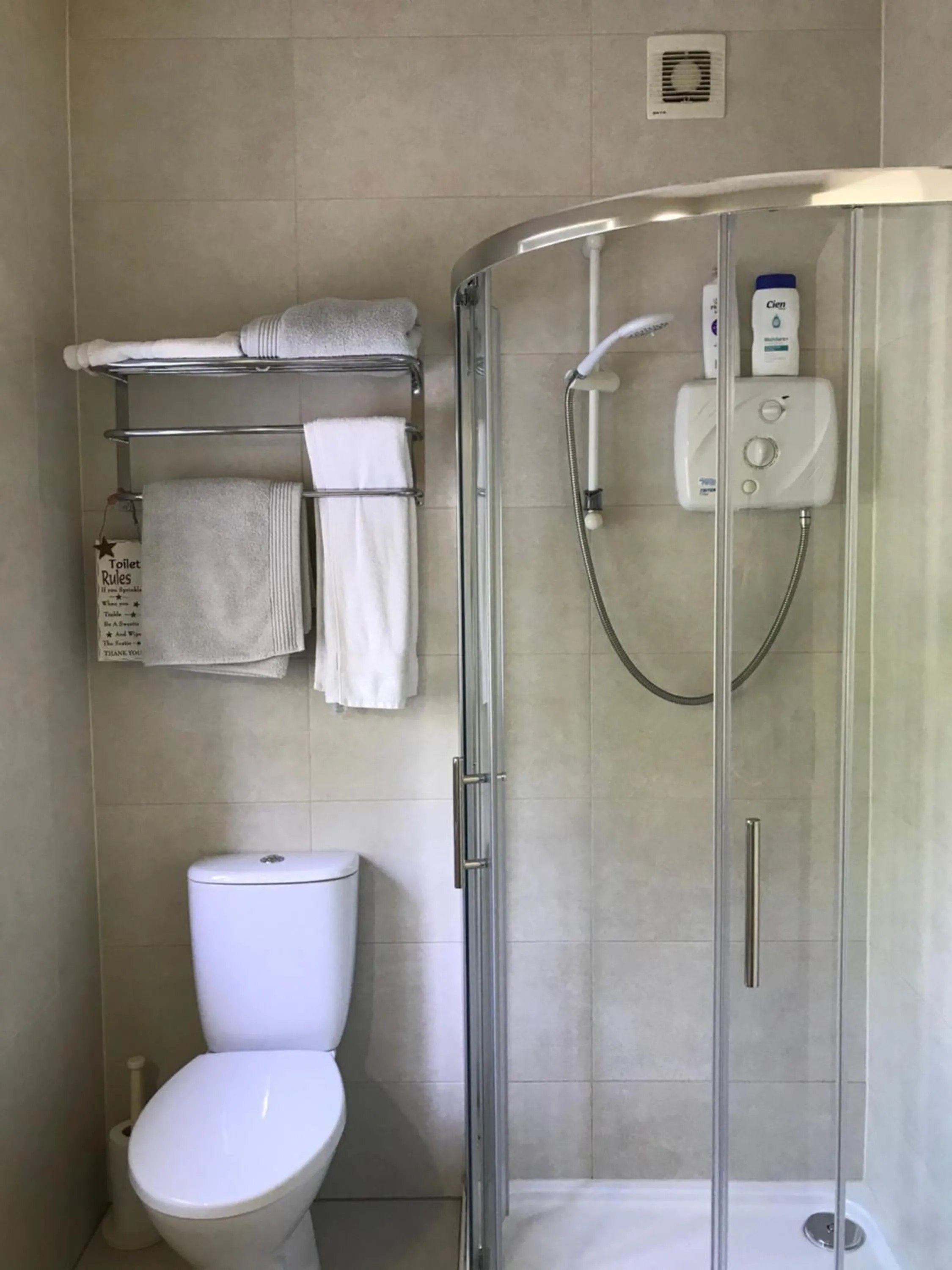 Bathroom in The Bridges Bed and Breakfast