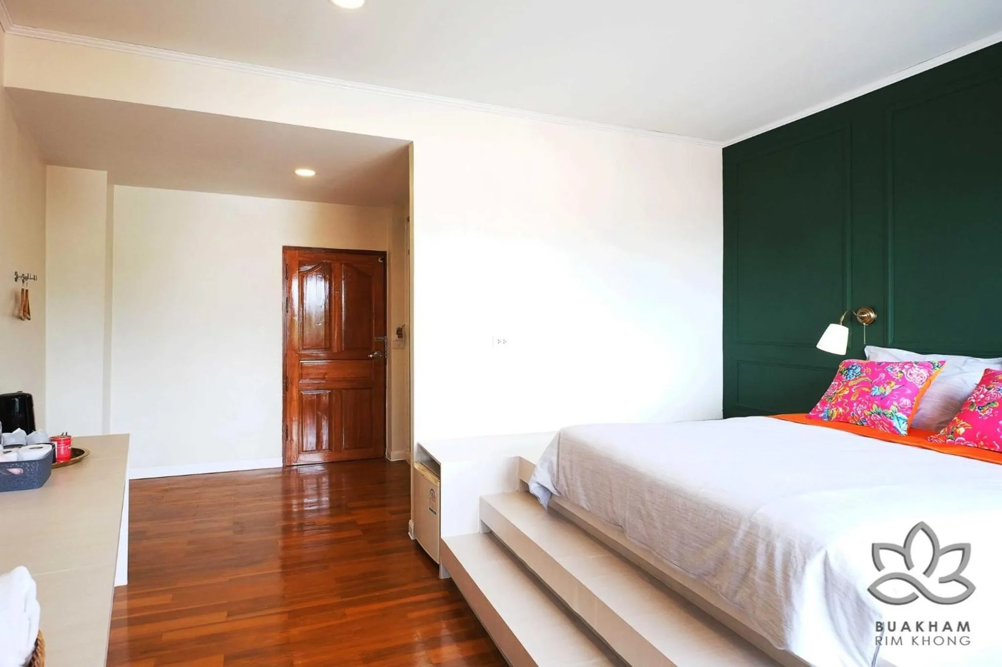 Photo of the whole room, Bed in Buakham Rim Khong บัวคำริมโขง