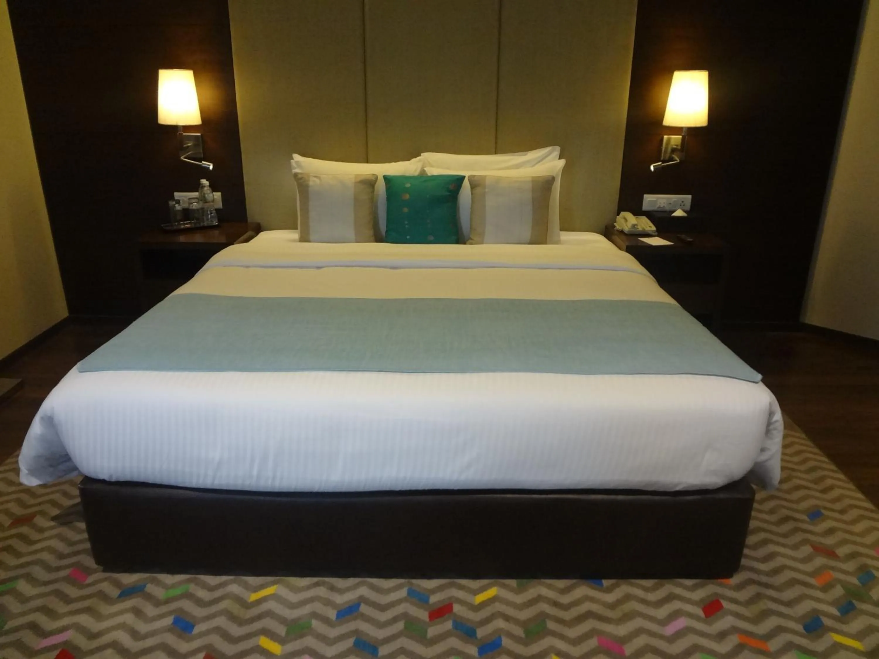 Bedroom, Bed in Grand Mercure Vadodara Surya Palace