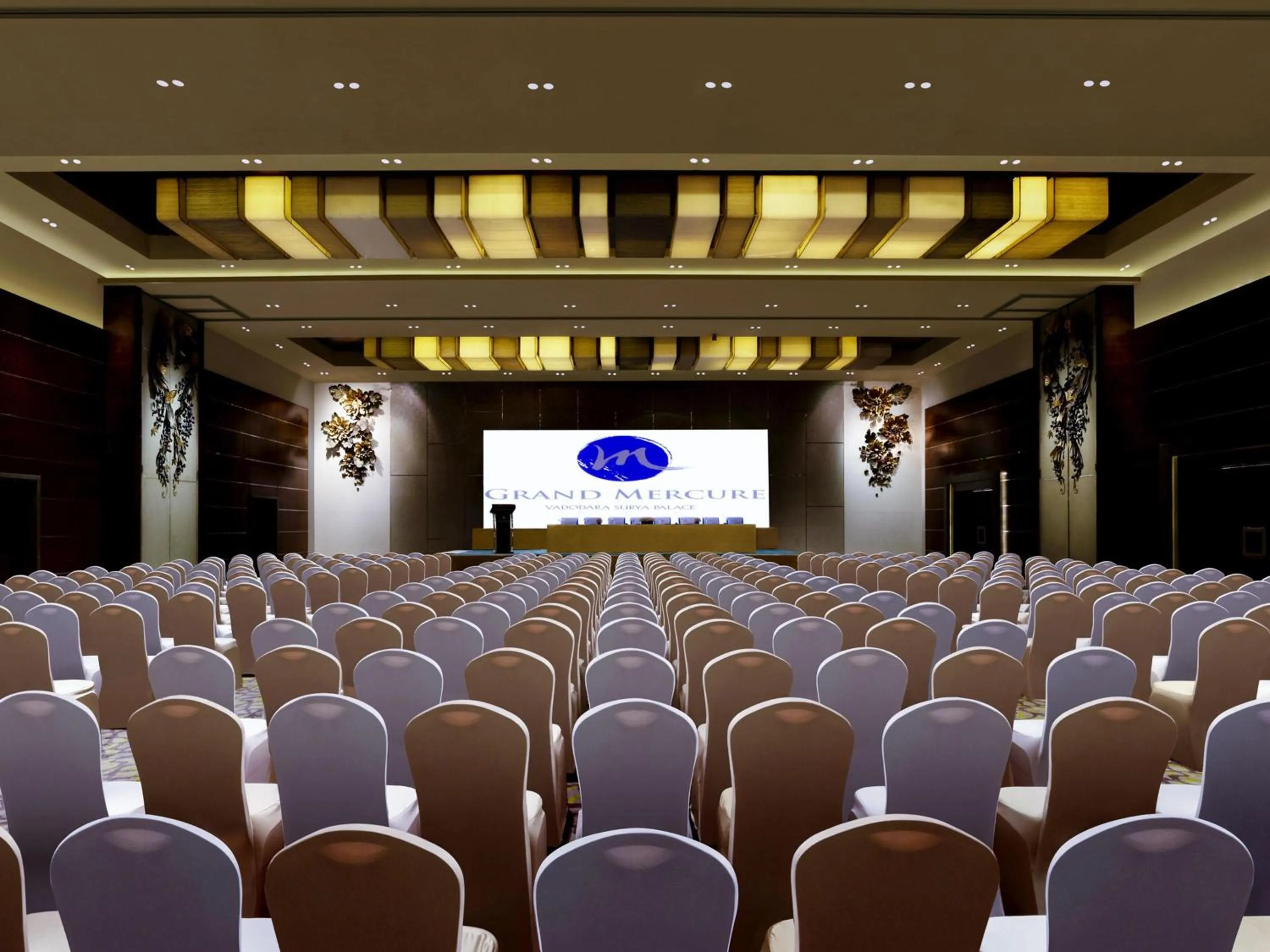 Meeting/conference room in Grand Mercure Vadodara Surya Palace