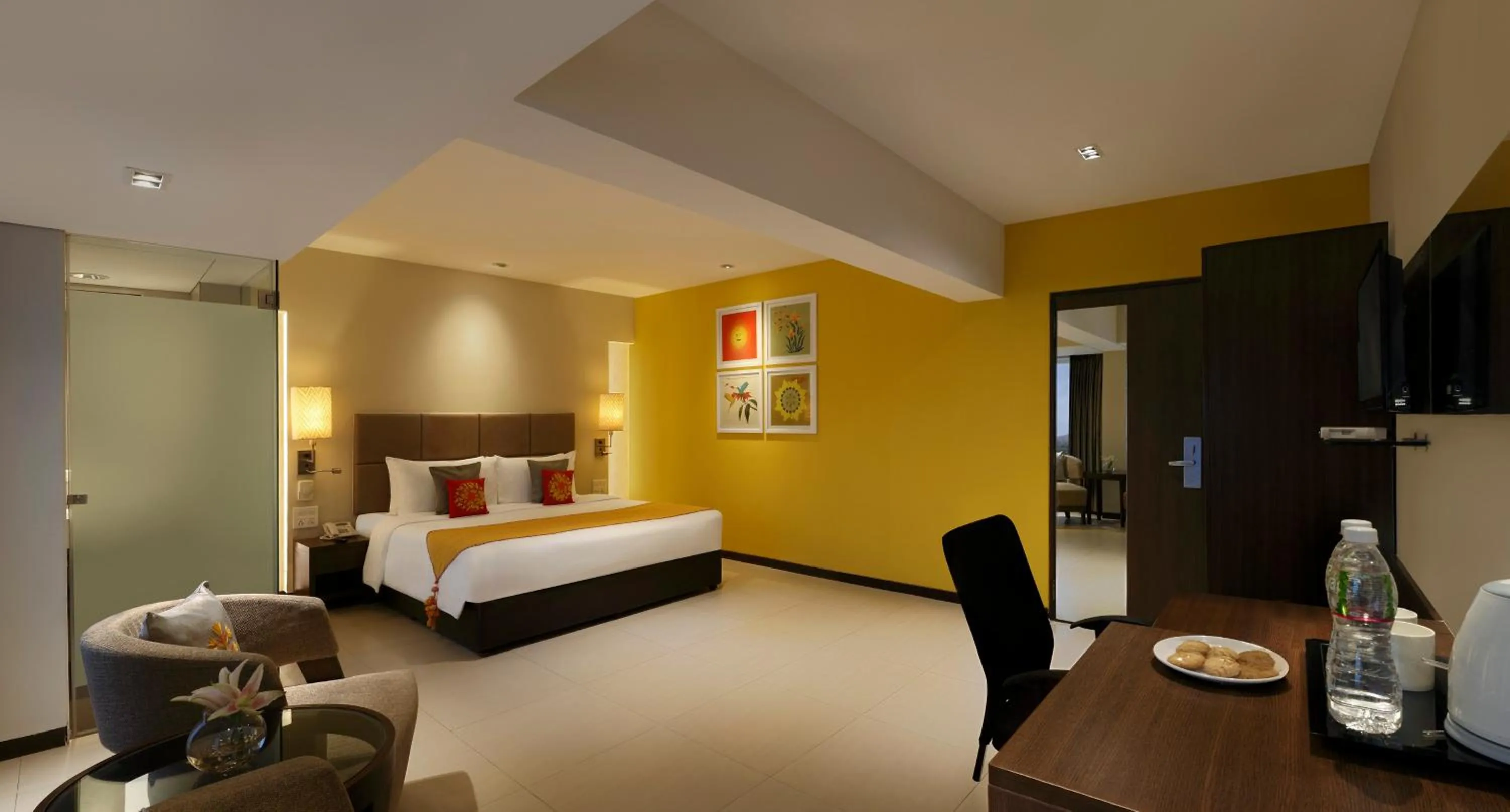 Bedroom, Bed in Grand Mercure Vadodara Surya Palace