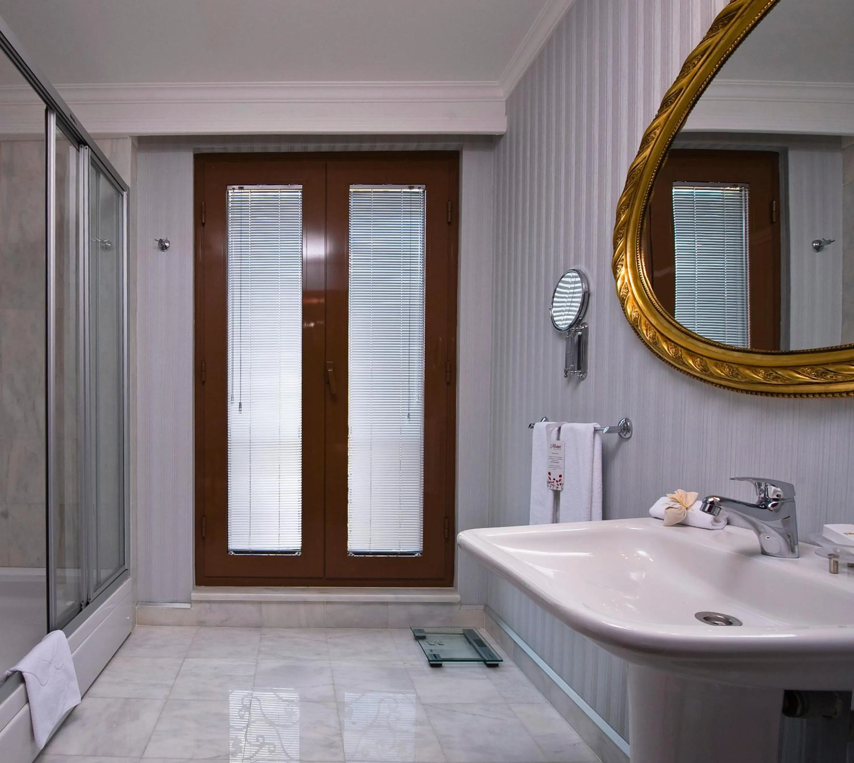 Bathroom in Hotel Monec