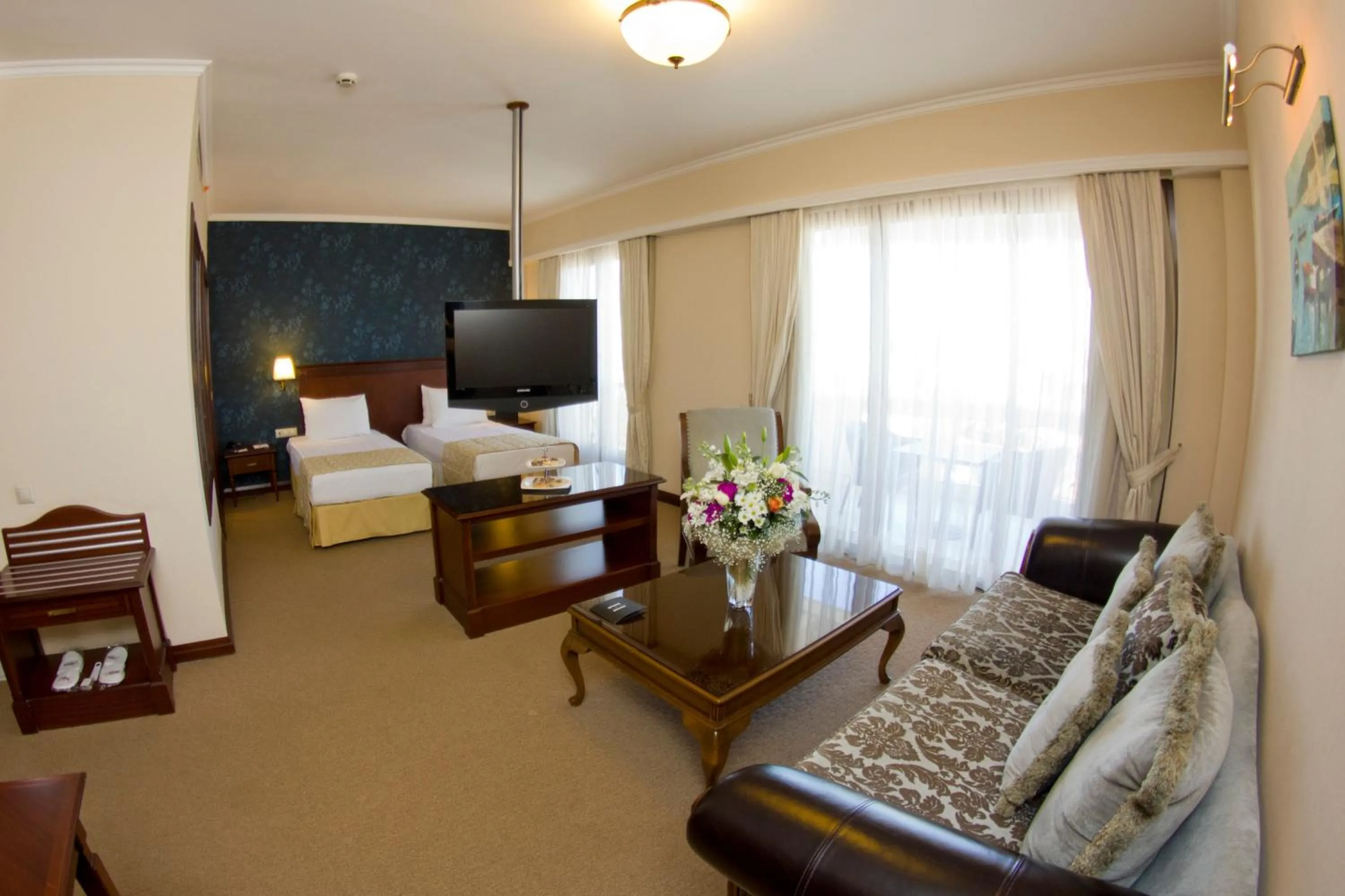 Living room, Bed in Hotel Monec