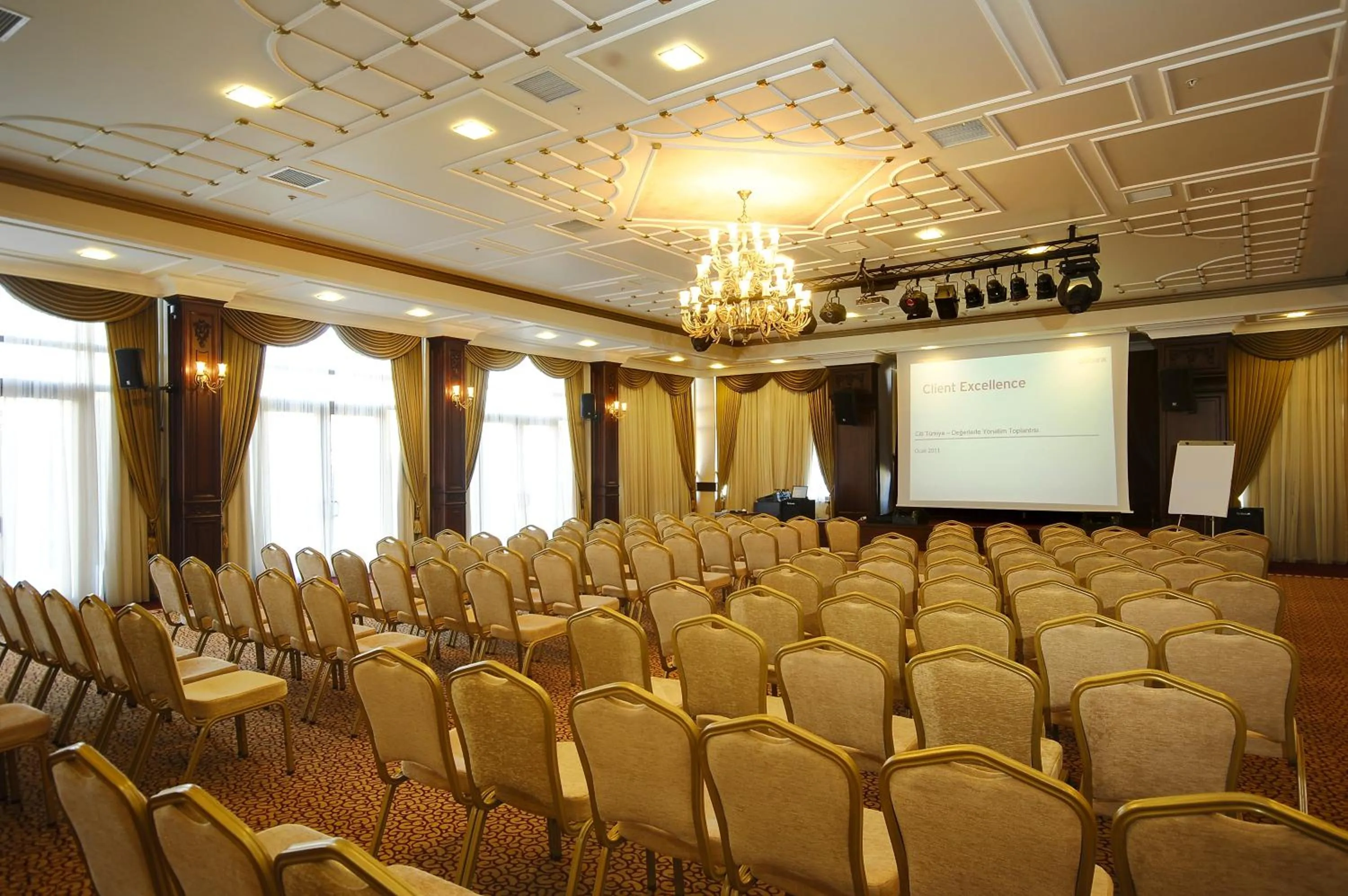 Business facilities in Hotel Monec